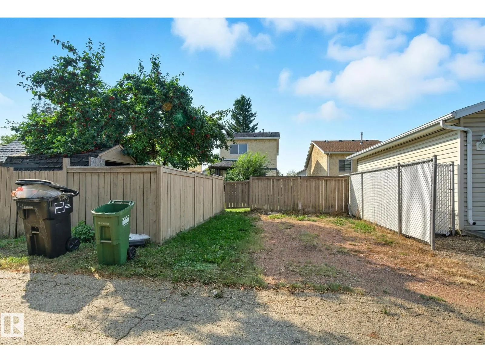 121 KIRKWOOD WY NW