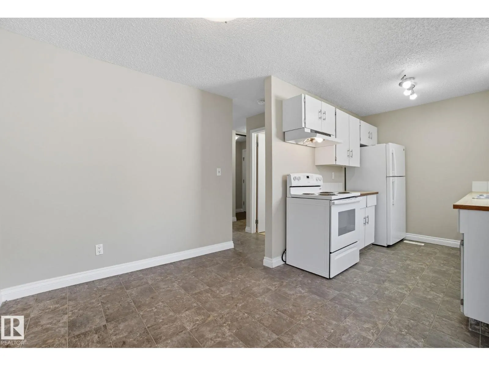 121 KIRKWOOD WY NW