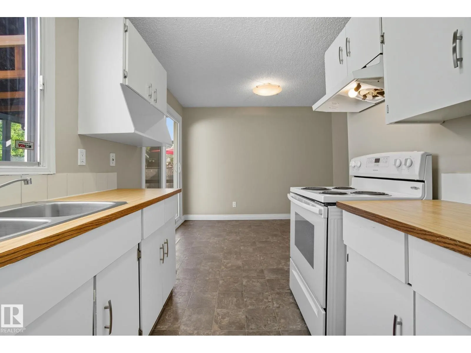 121 KIRKWOOD WY NW