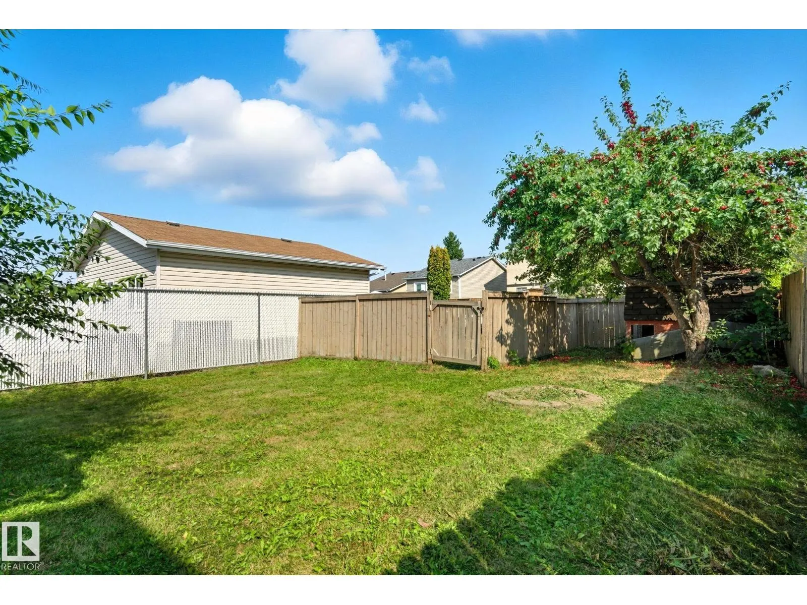 121 KIRKWOOD WY NW