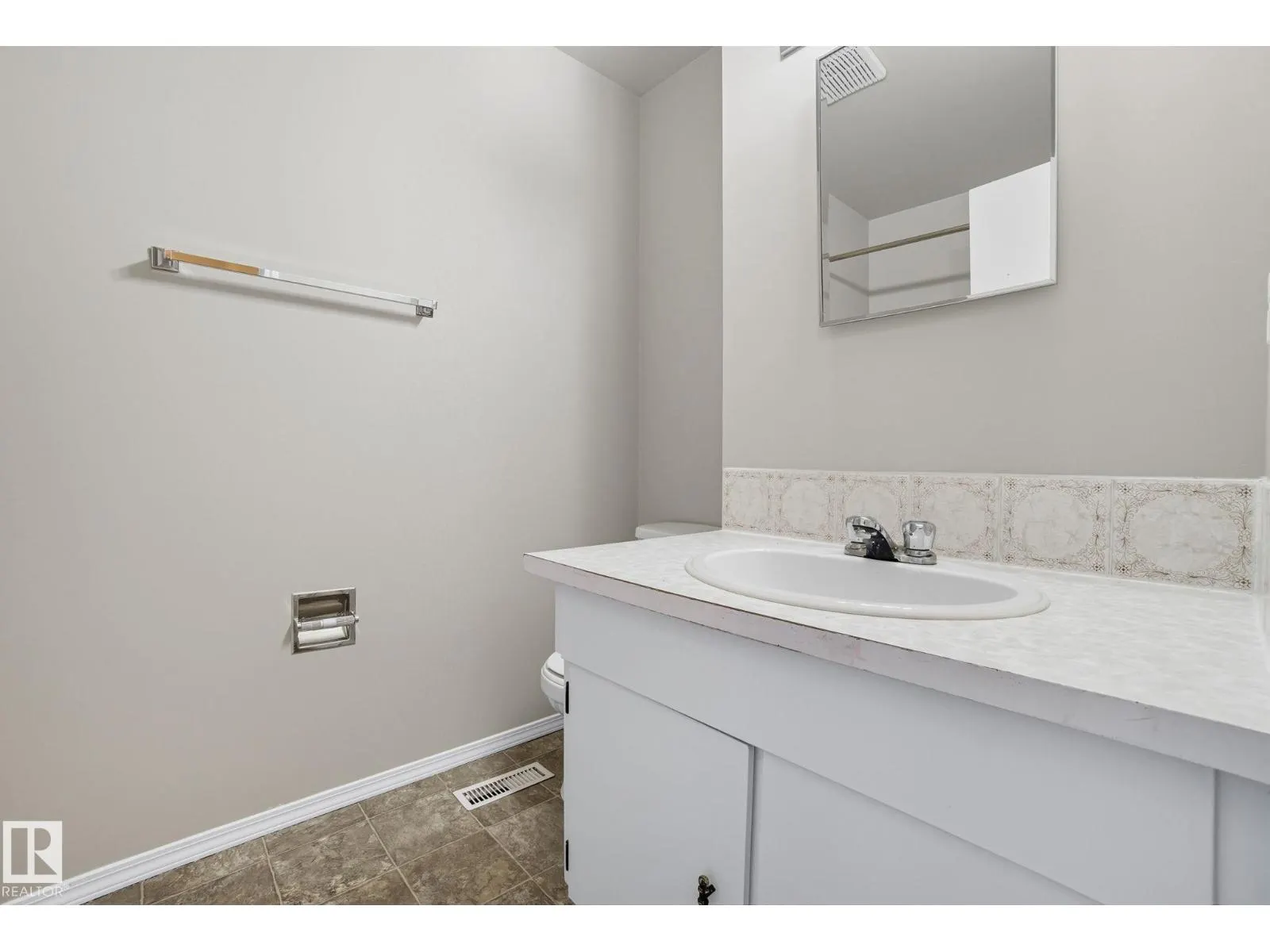 121 KIRKWOOD WY NW
