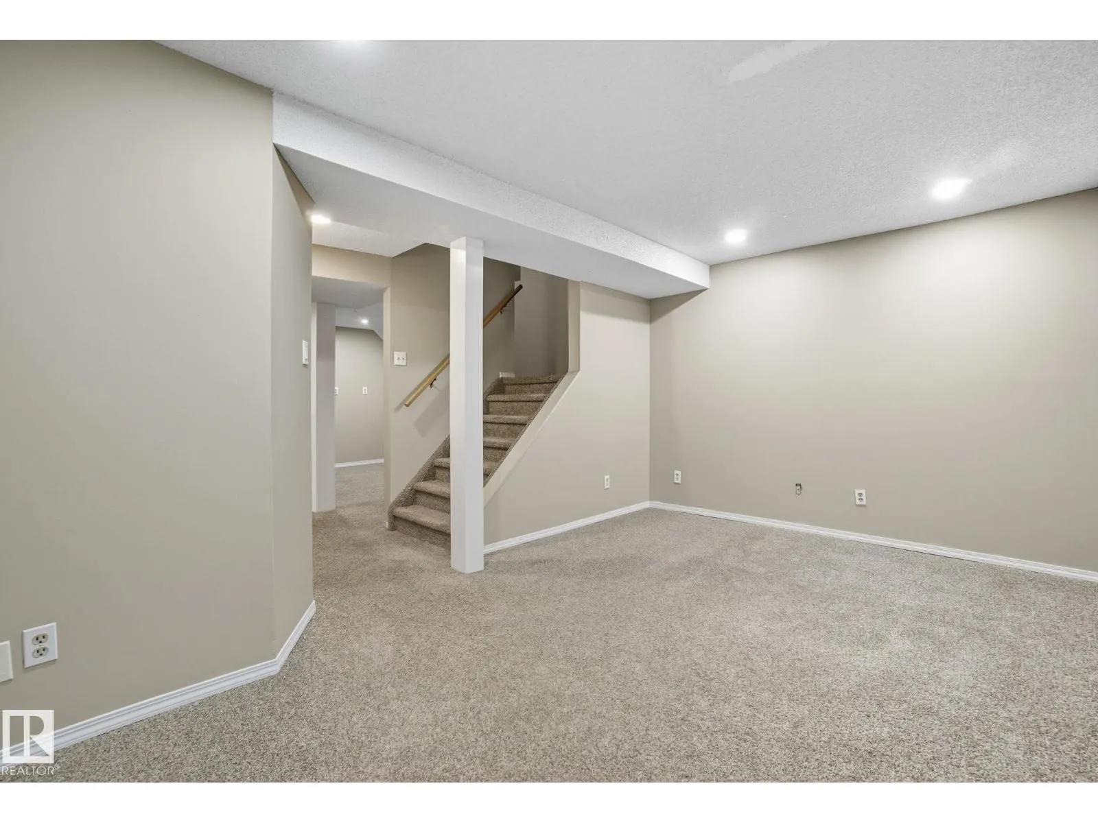 121 KIRKWOOD WY NW
