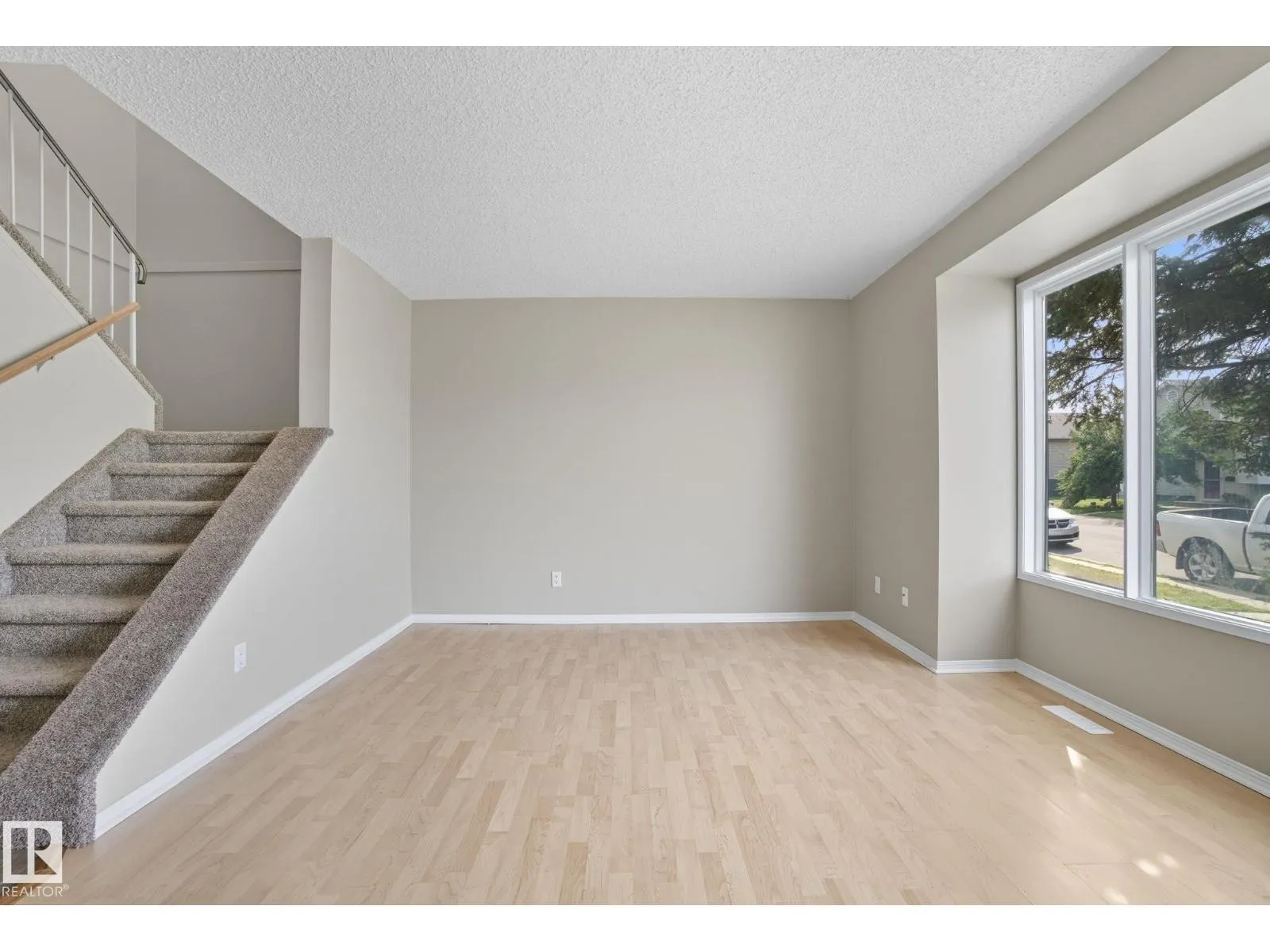121 KIRKWOOD WY NW
