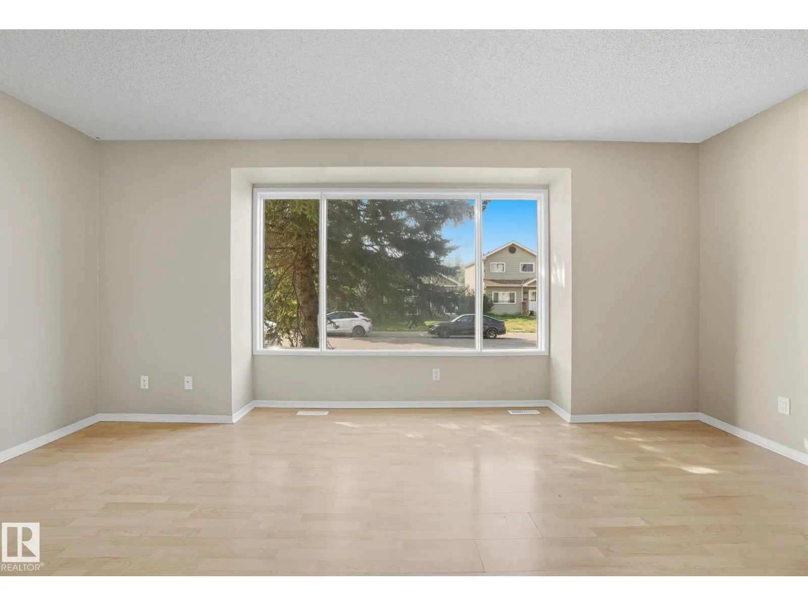 121 KIRKWOOD WY NW