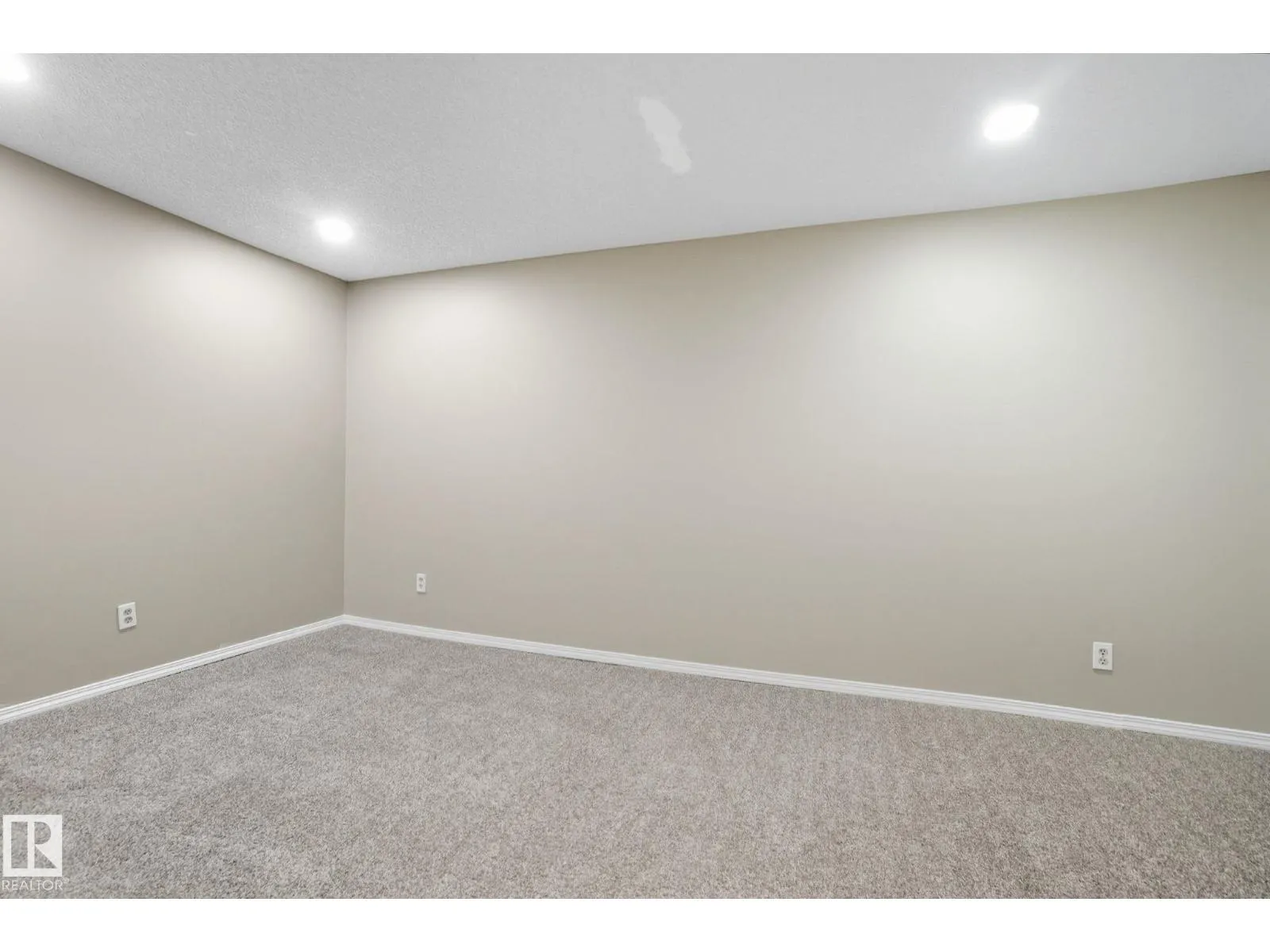 121 KIRKWOOD WY NW