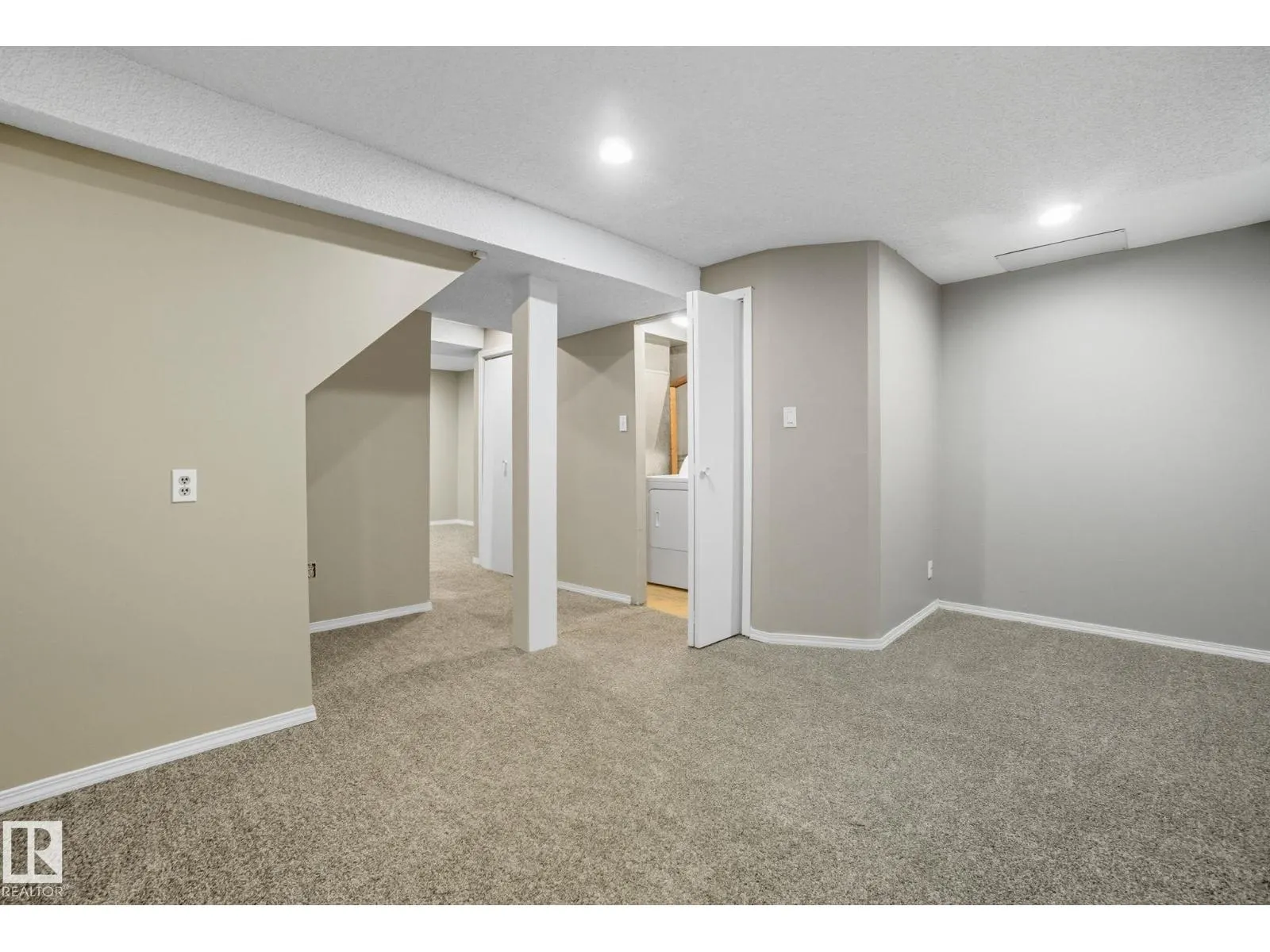 121 KIRKWOOD WY NW