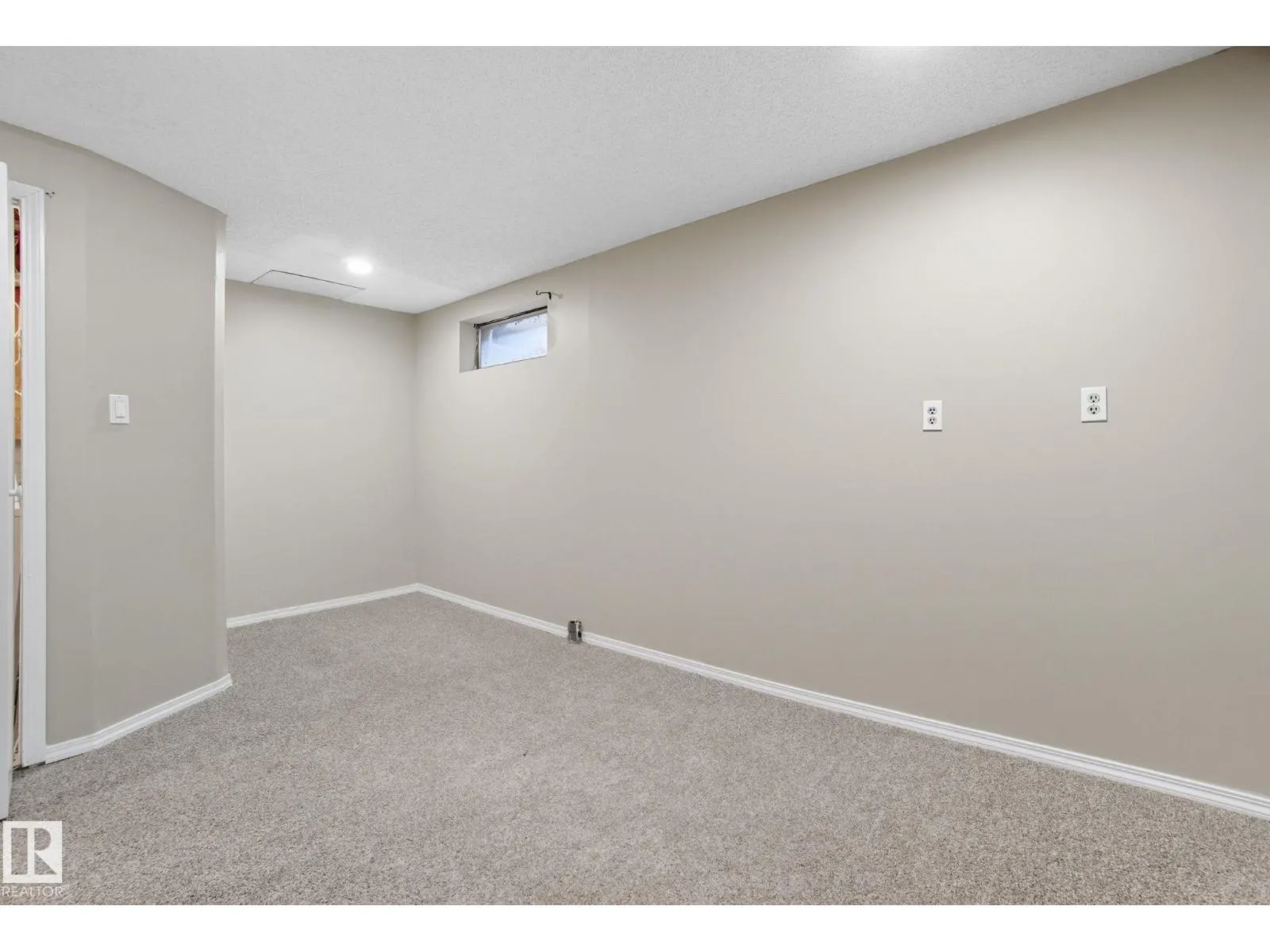 121 KIRKWOOD WY NW