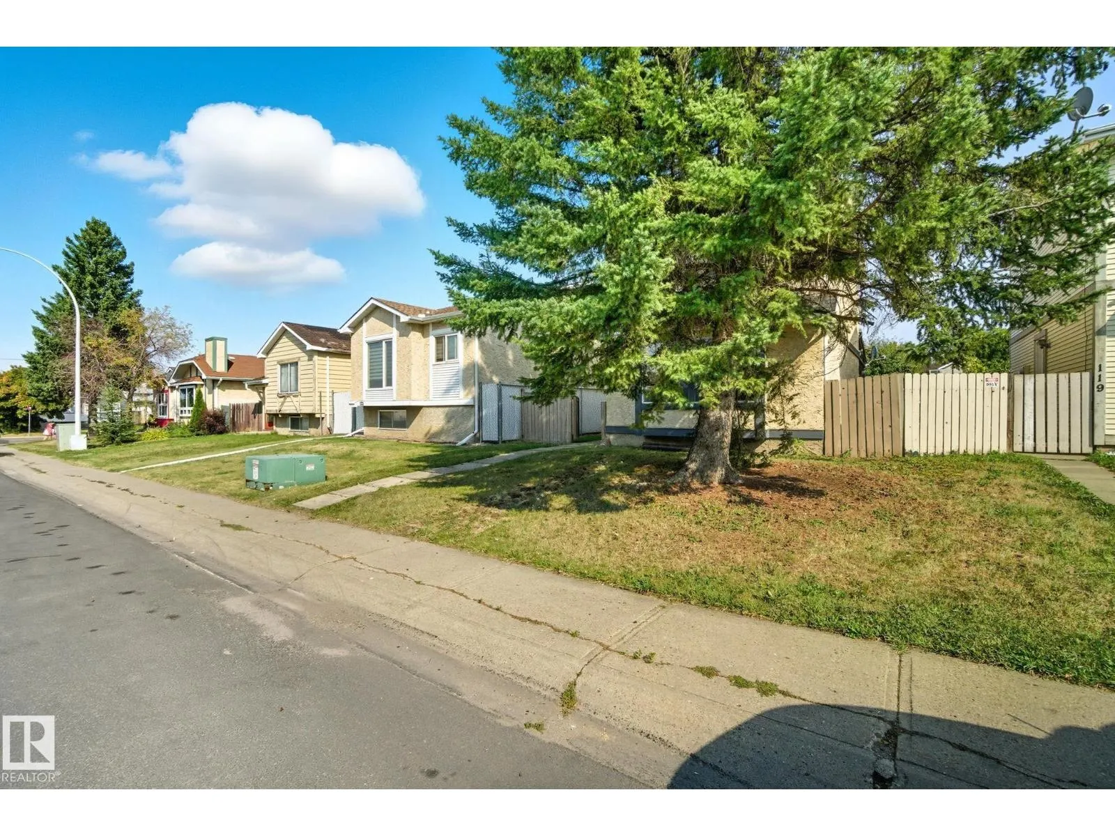 121 KIRKWOOD WY NW