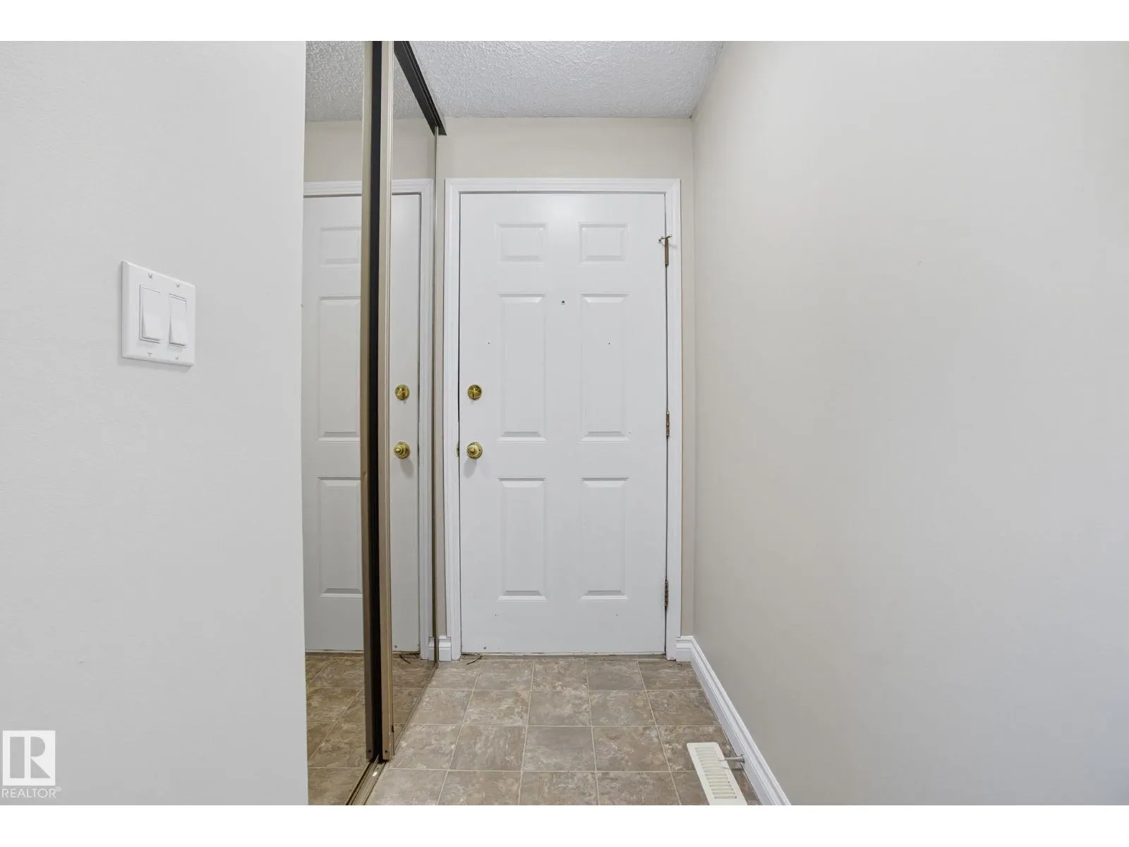 121 KIRKWOOD WY NW