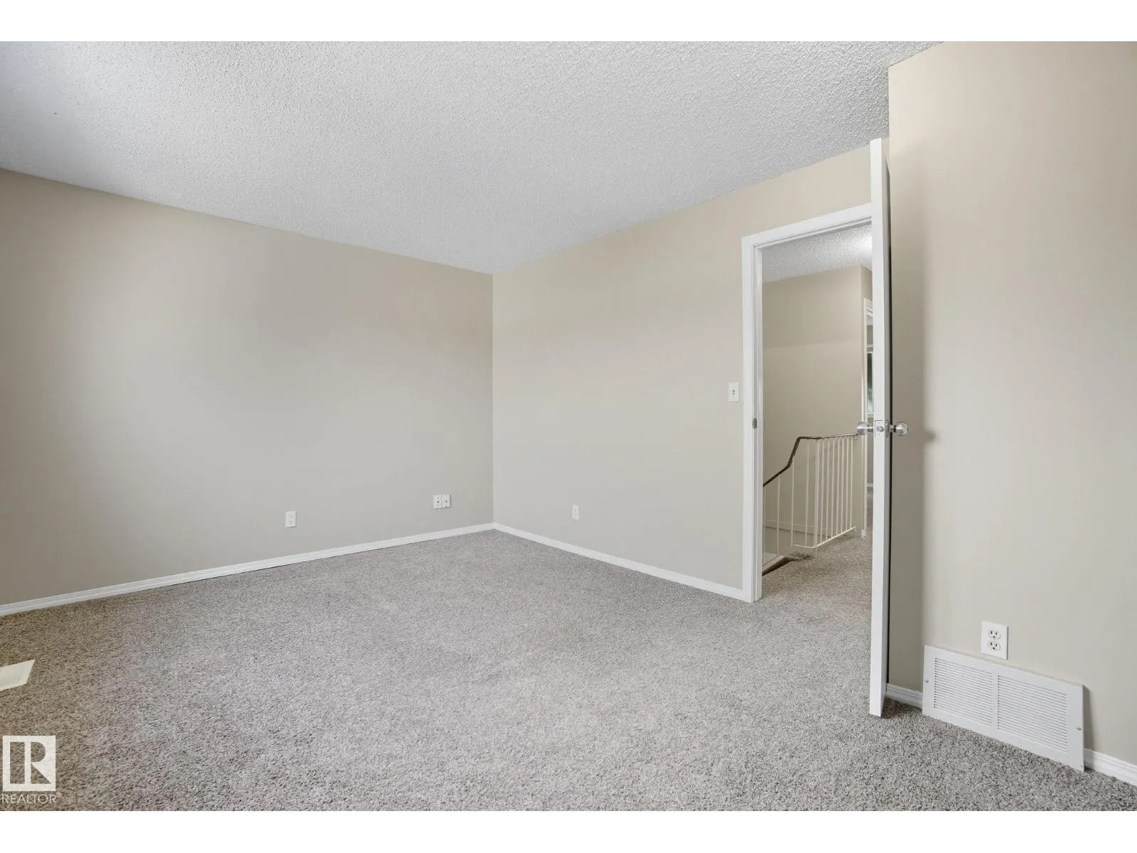 121 KIRKWOOD WY NW