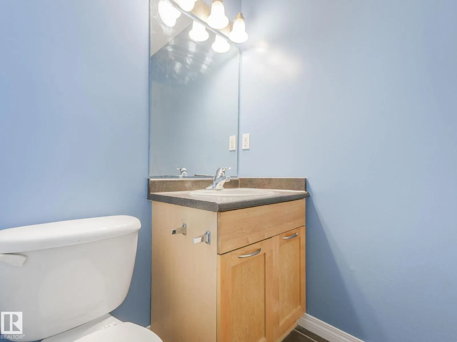 #2-116 4245 139 AV NW