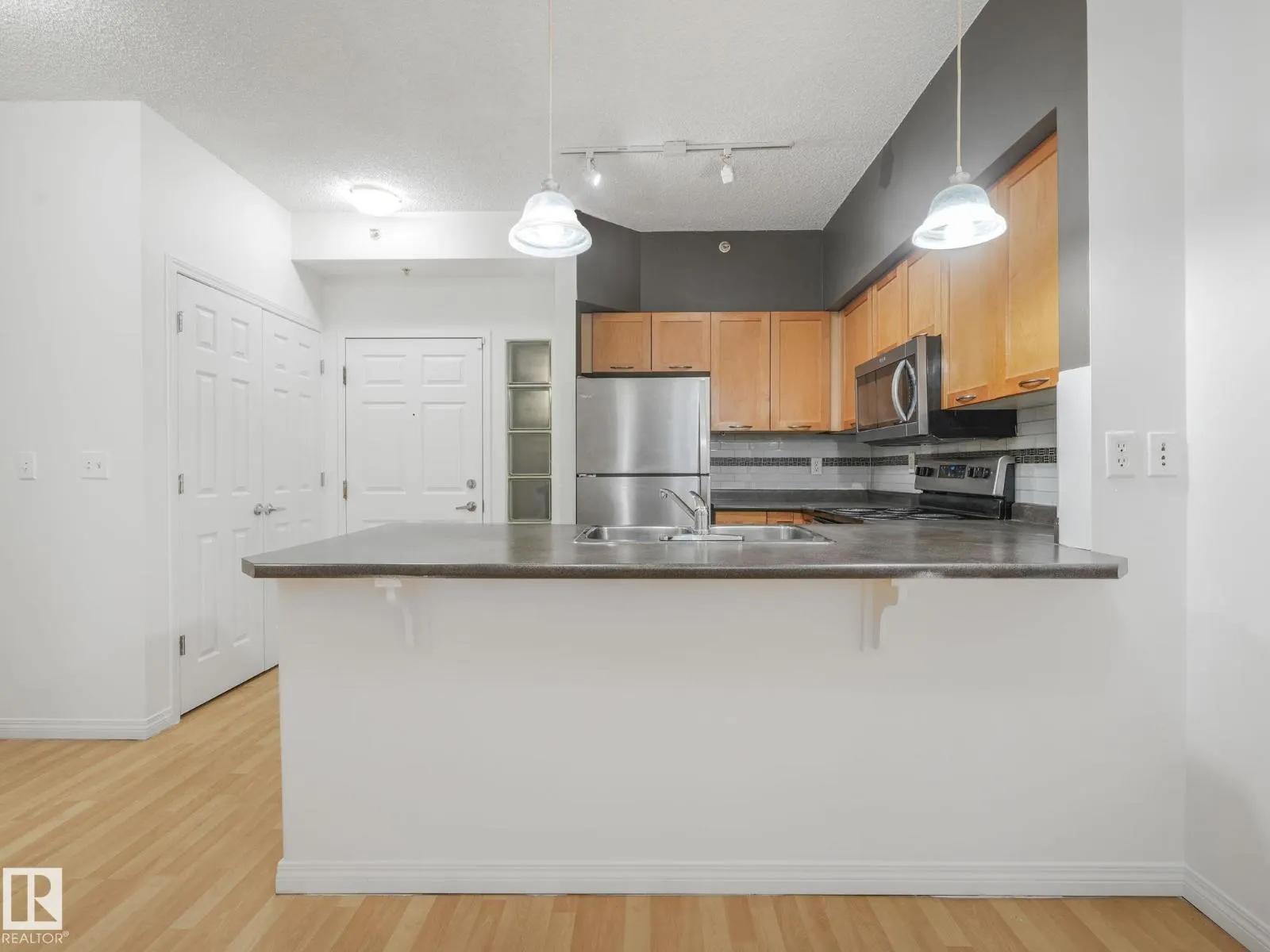 #2-116 4245 139 AV NW