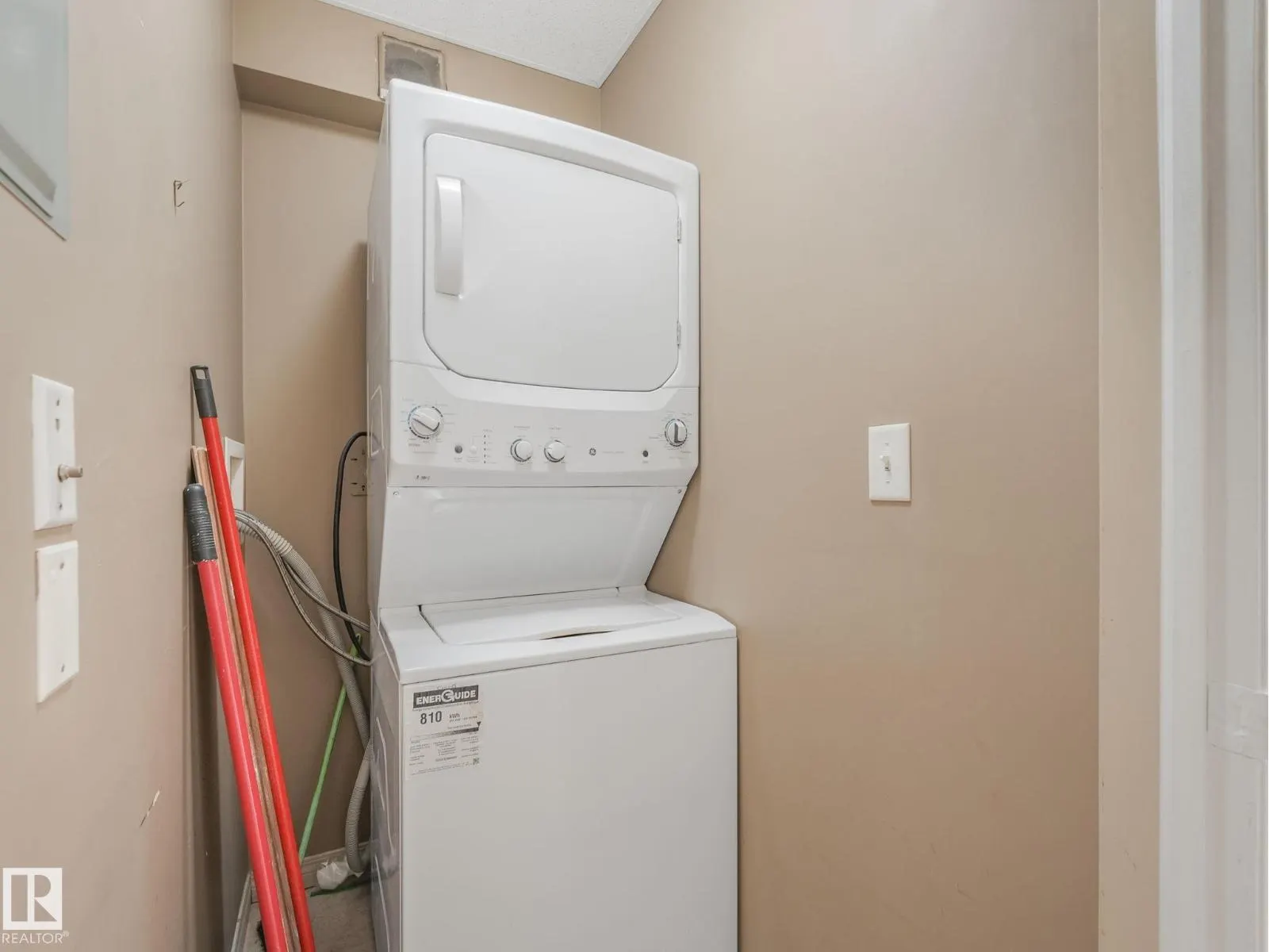 #2-116 4245 139 AV NW