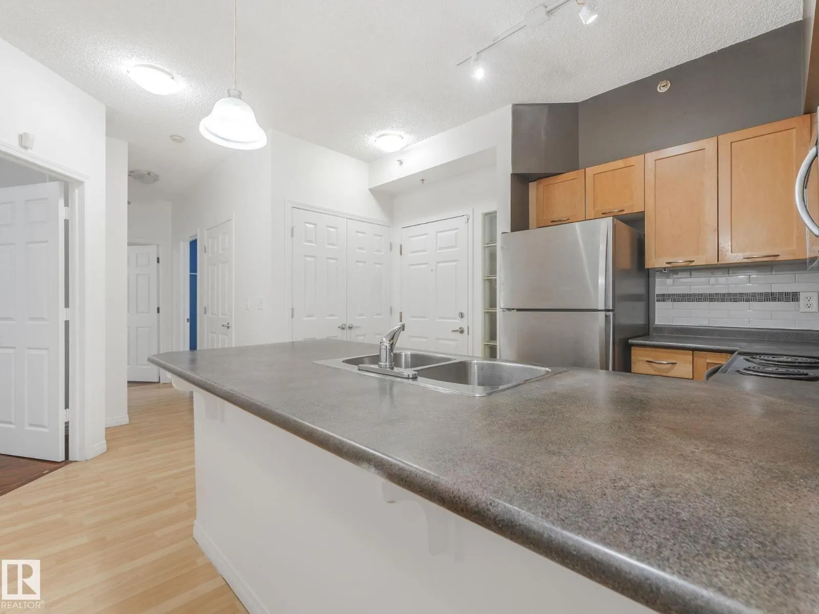 #2-116 4245 139 AV NW