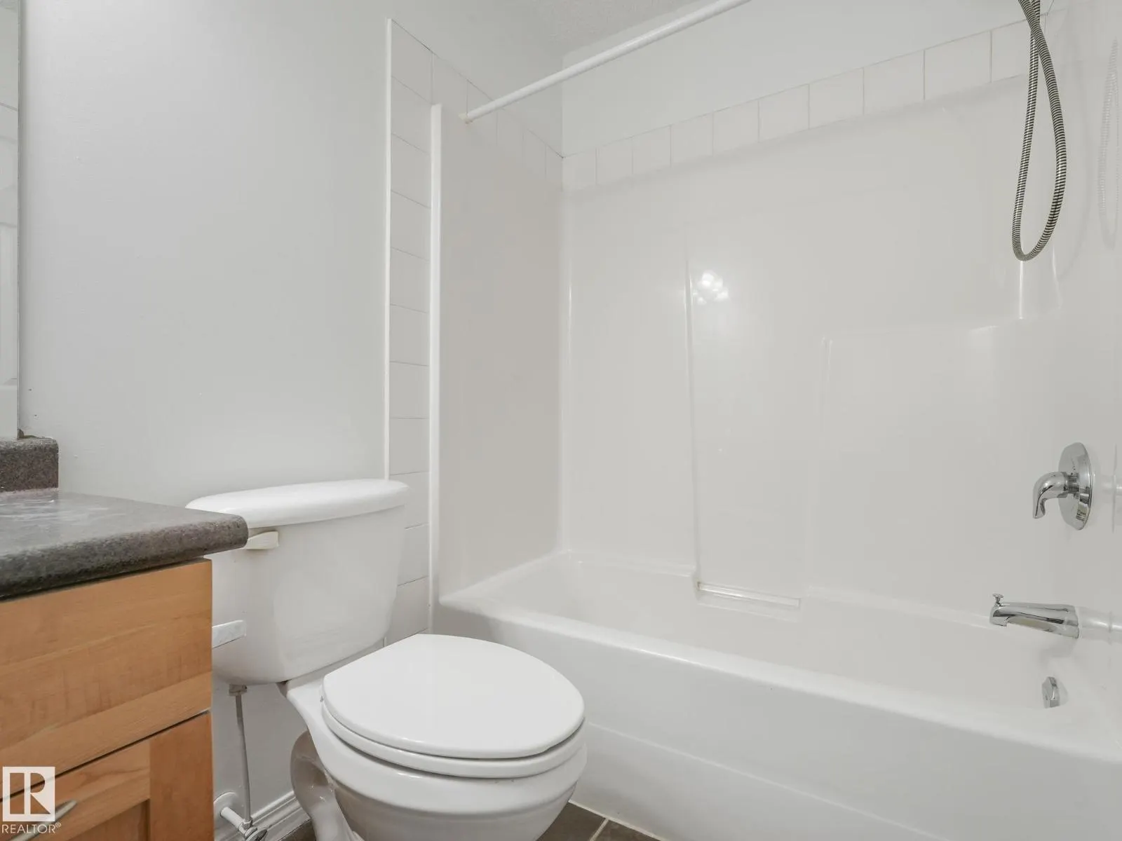 #2-116 4245 139 AV NW