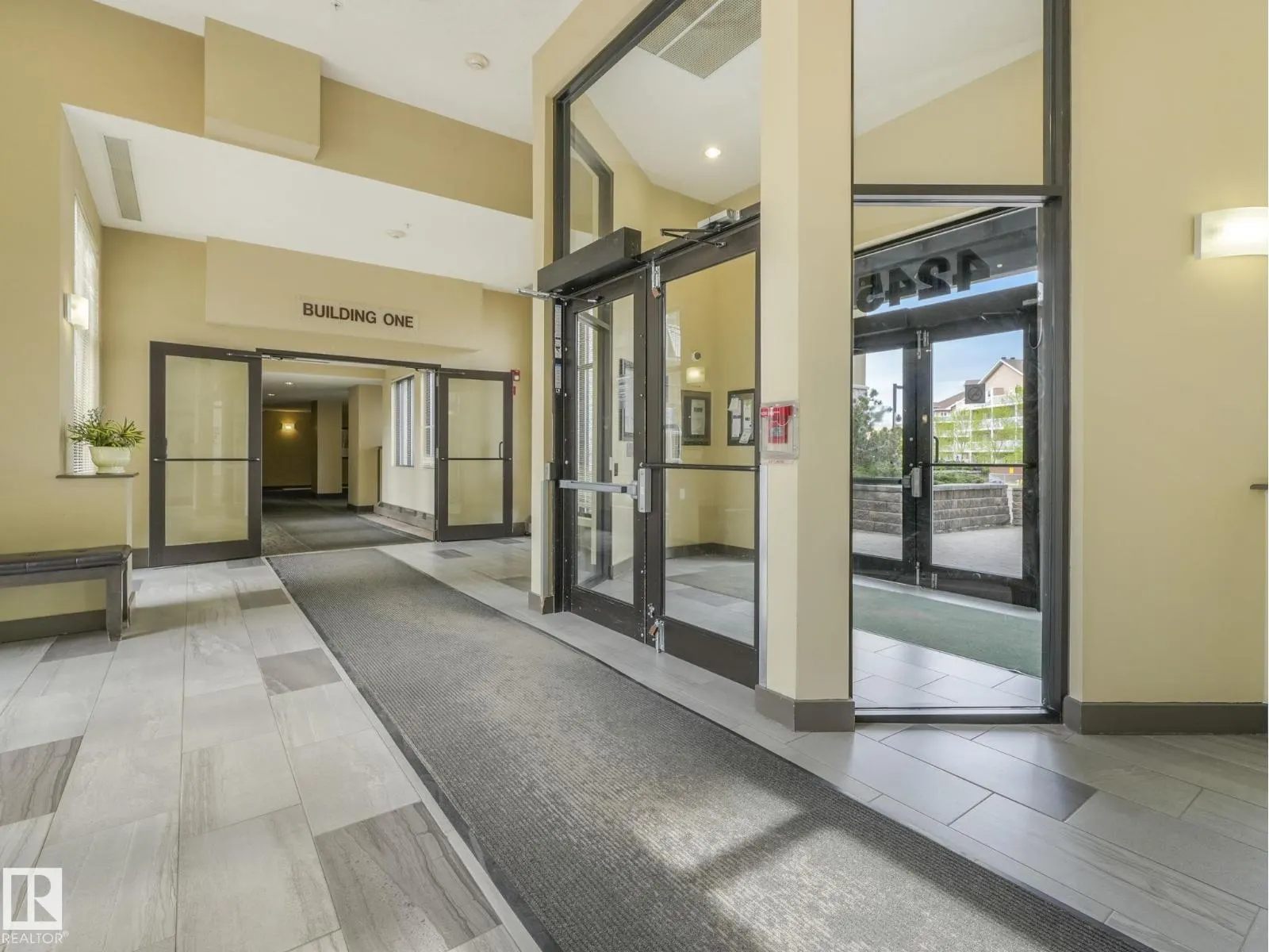 #2-116 4245 139 AV NW