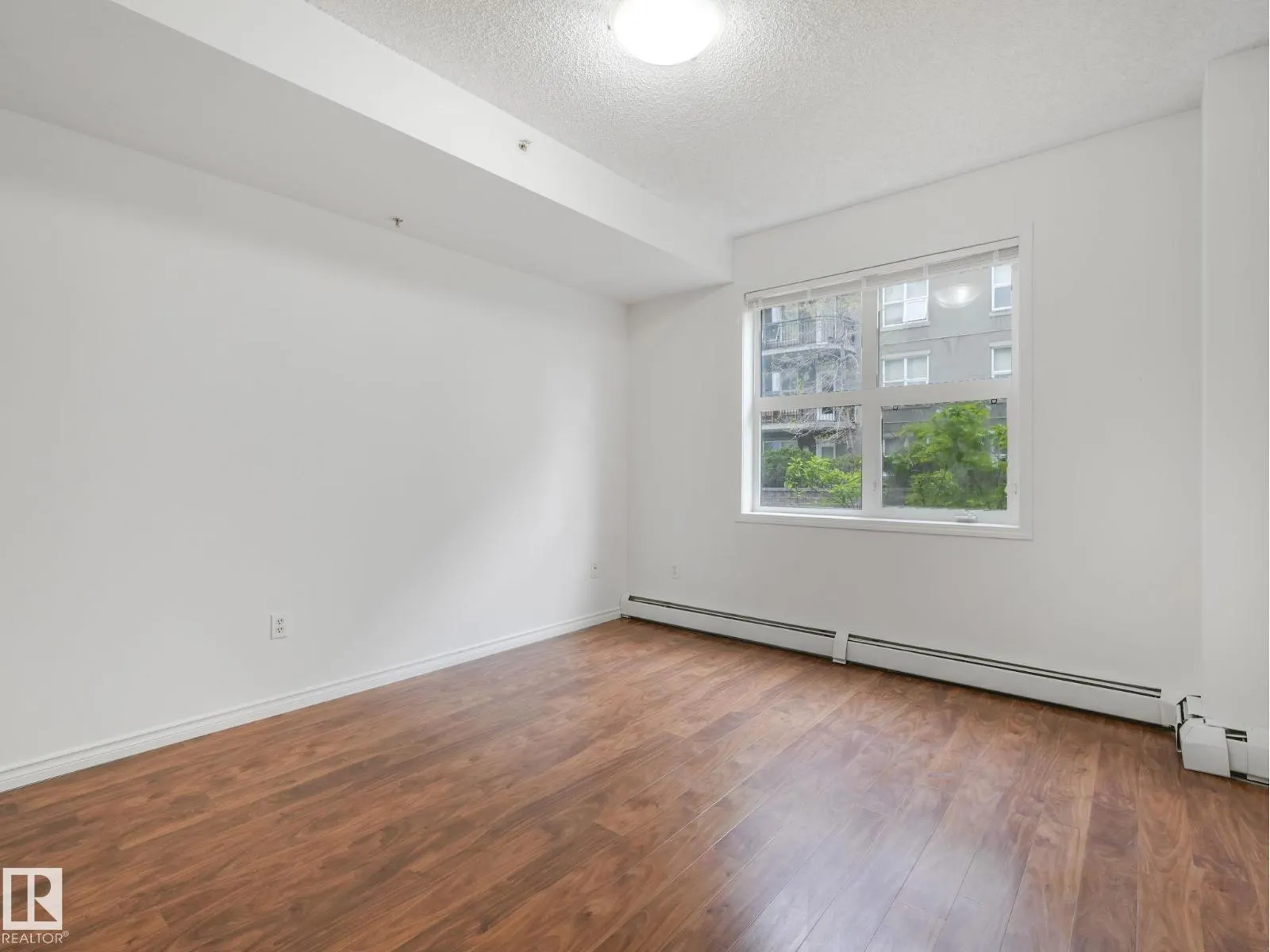 #2-116 4245 139 AV NW
