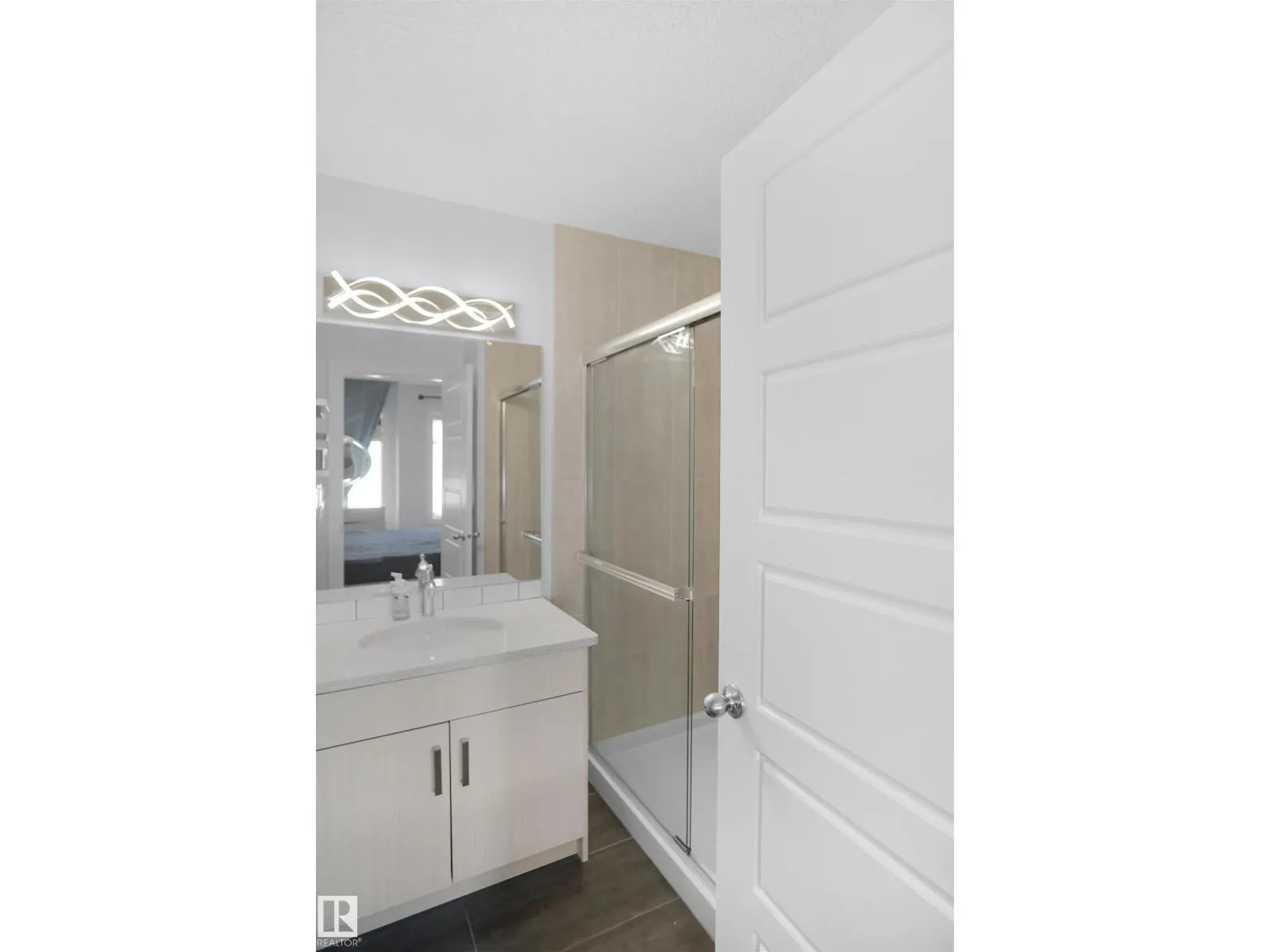 #67 723 172 ST SW
