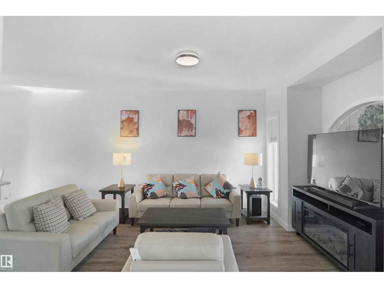 #67 723 172 ST SW