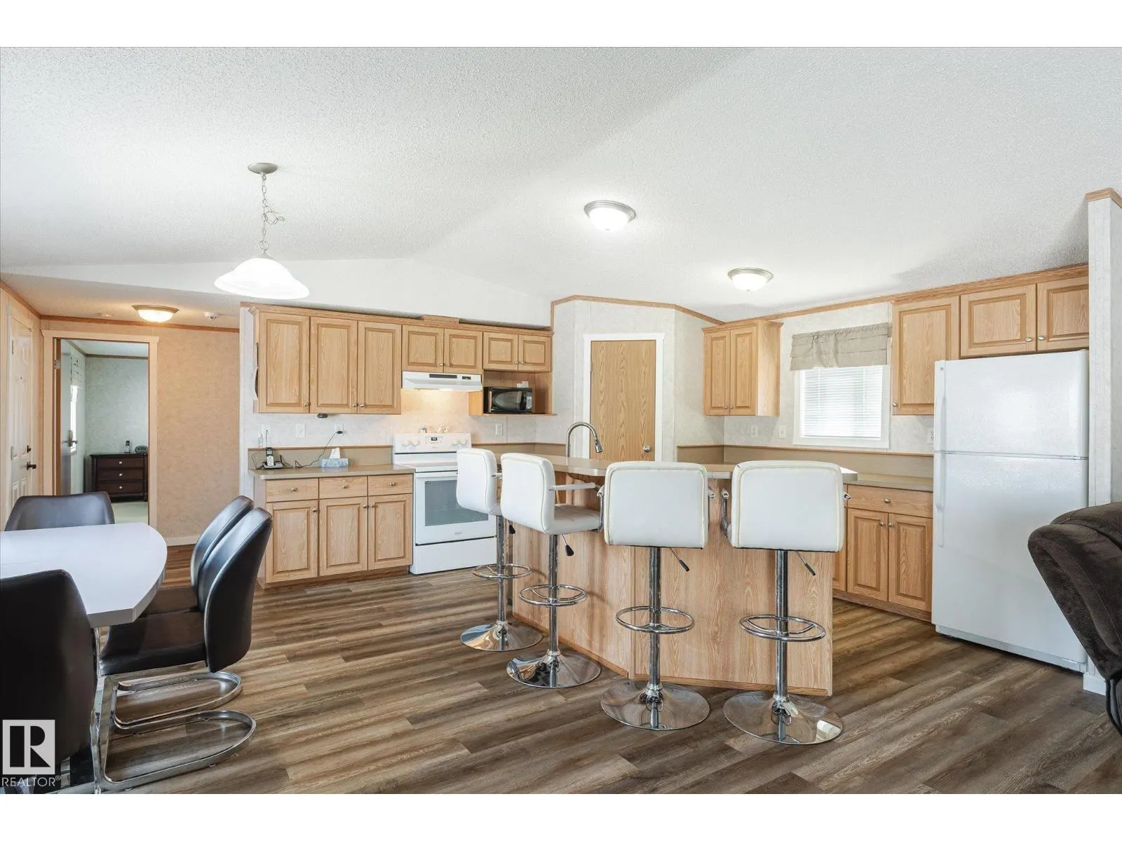 251 Oak Wood DR NW