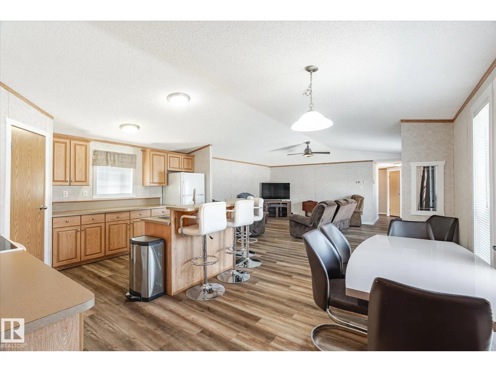 251 Oak Wood DR NW