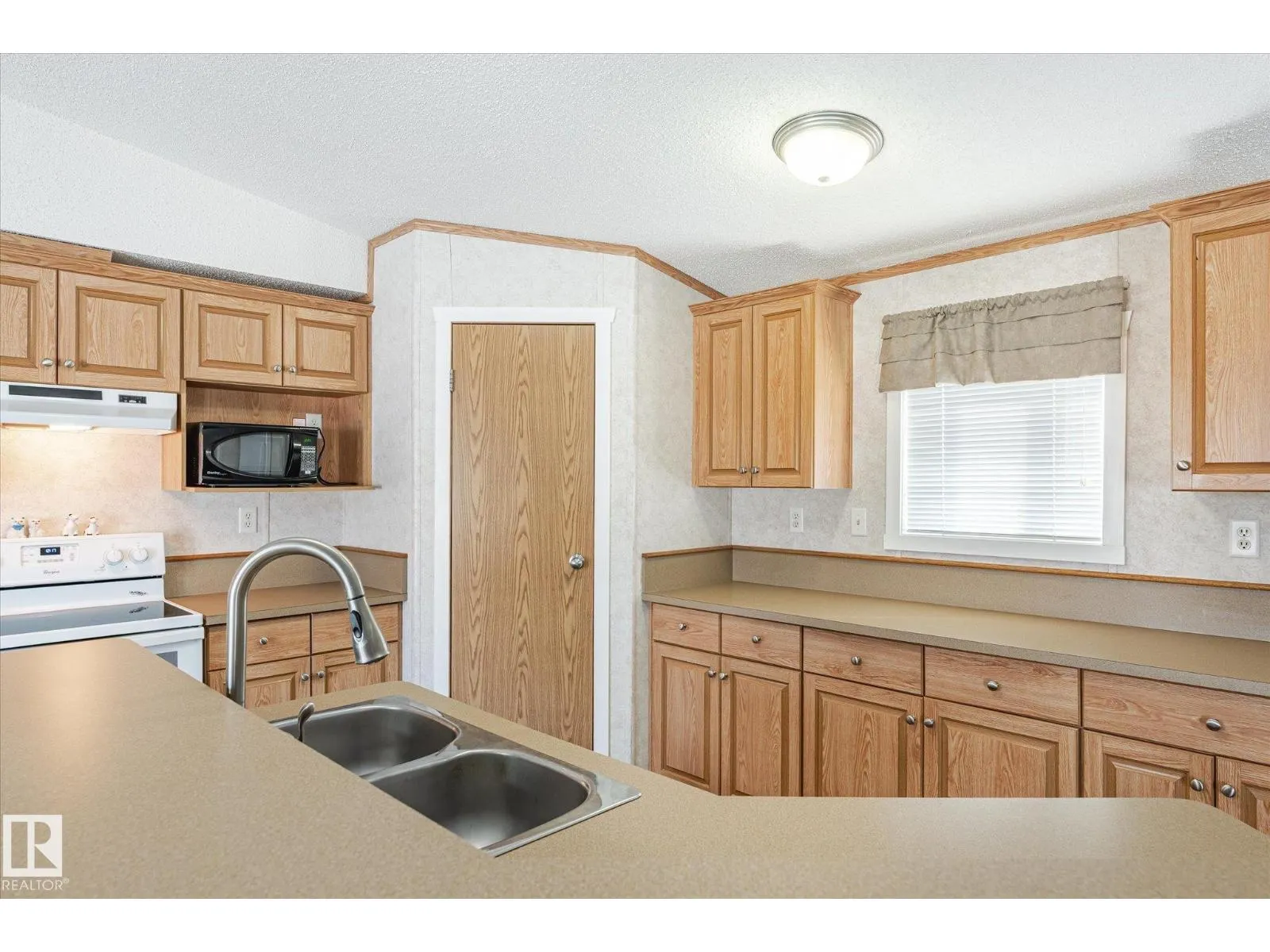 251 Oak Wood DR NW