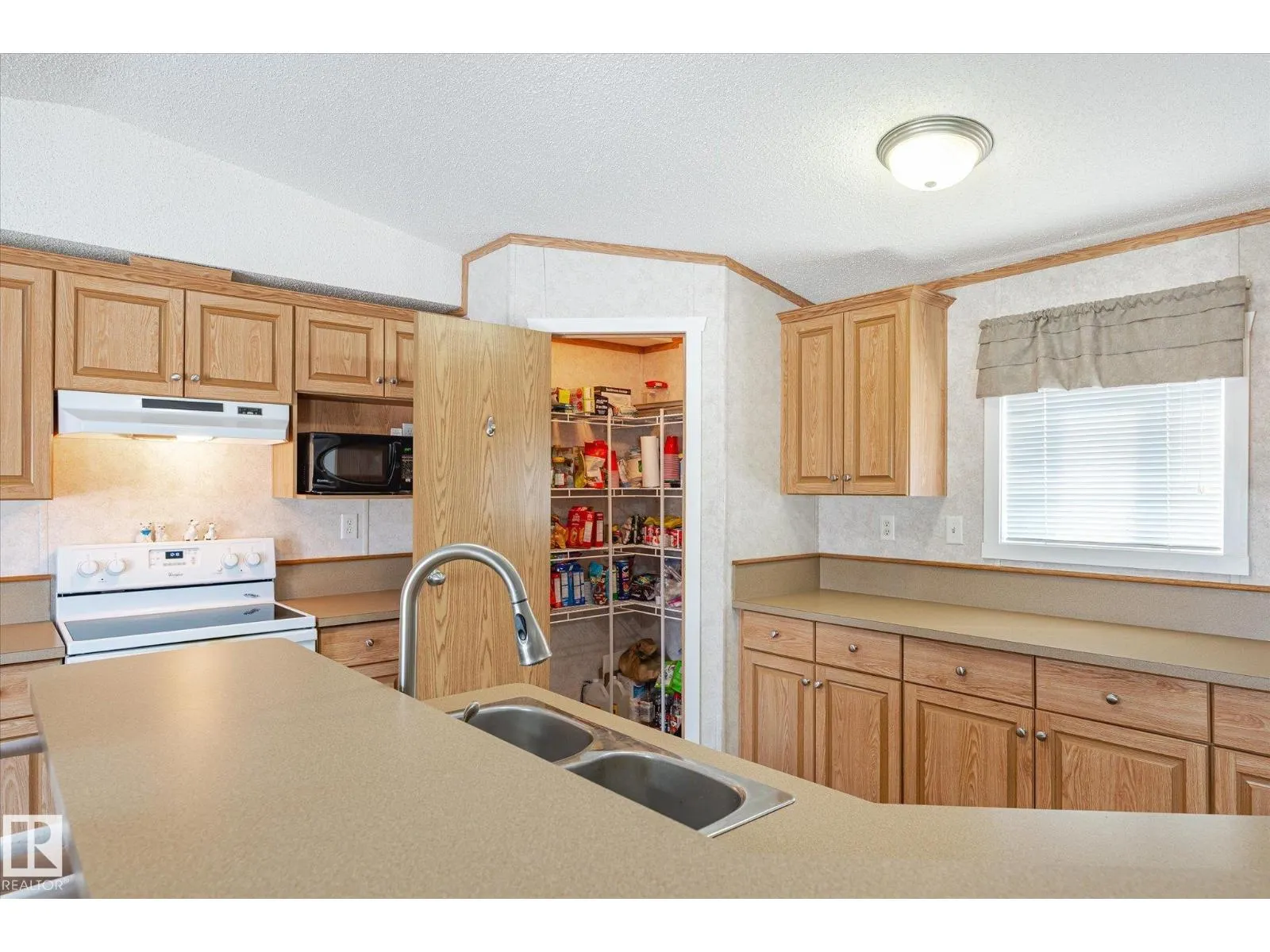 251 Oak Wood DR NW
