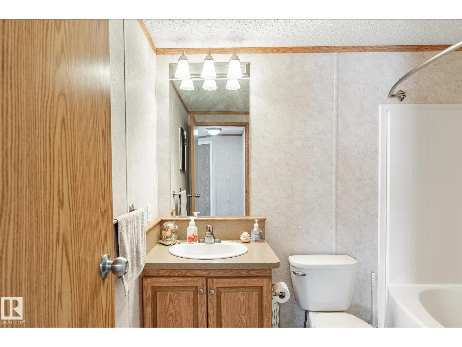 251 Oak Wood DR NW