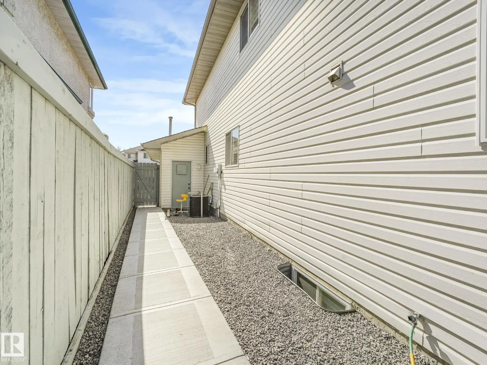 10336 178 AV NW