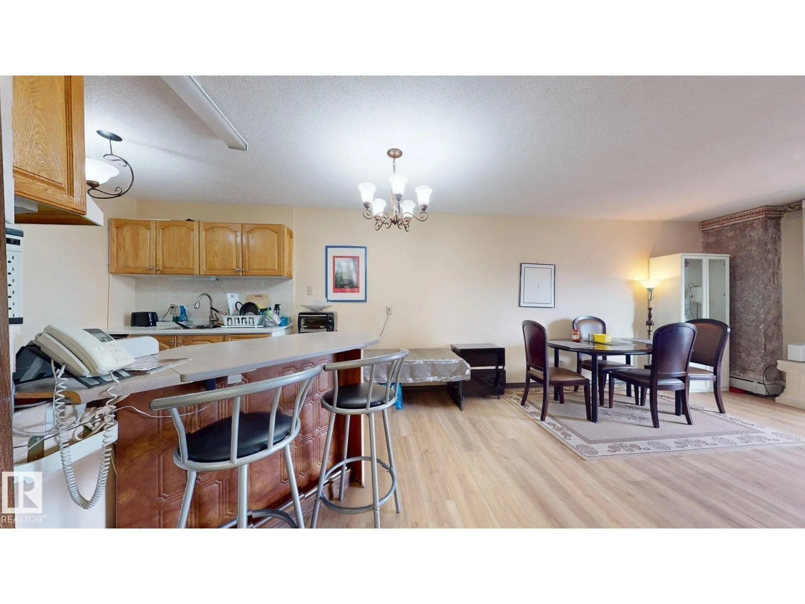 #203 9028 JASPER AV NW