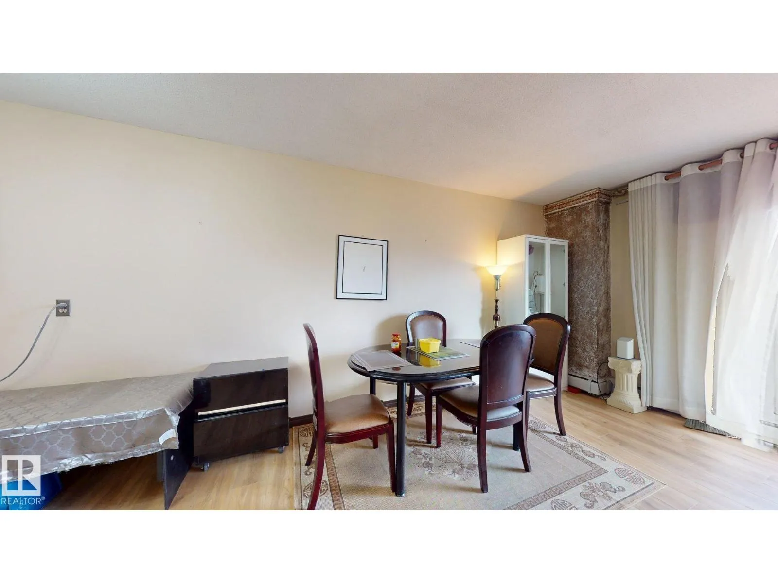 #203 9028 JASPER AV NW