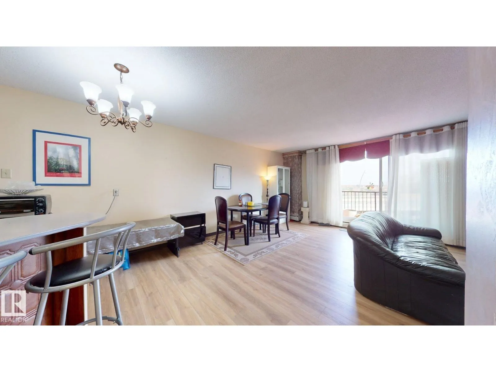 #203 9028 JASPER AV NW