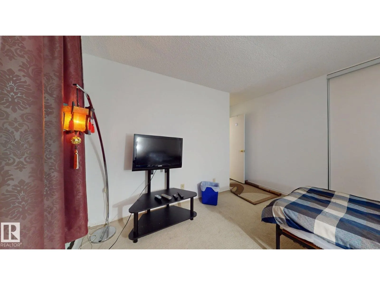 #203 9028 JASPER AV NW