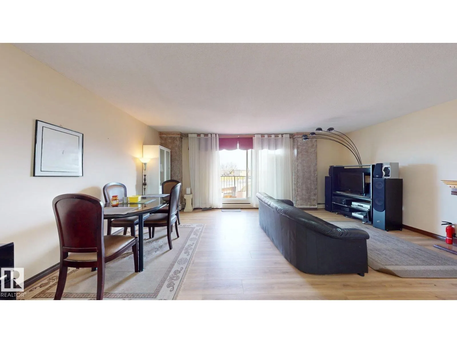 #203 9028 JASPER AV NW