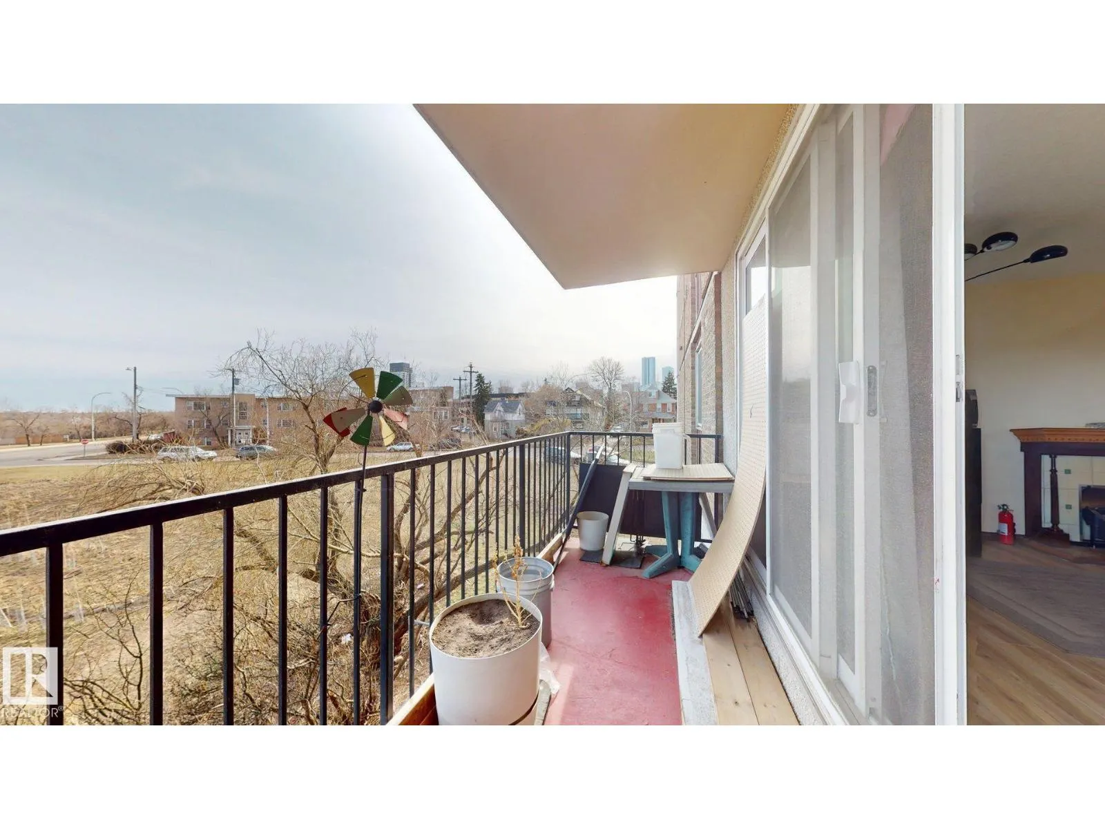 #203 9028 JASPER AV NW
