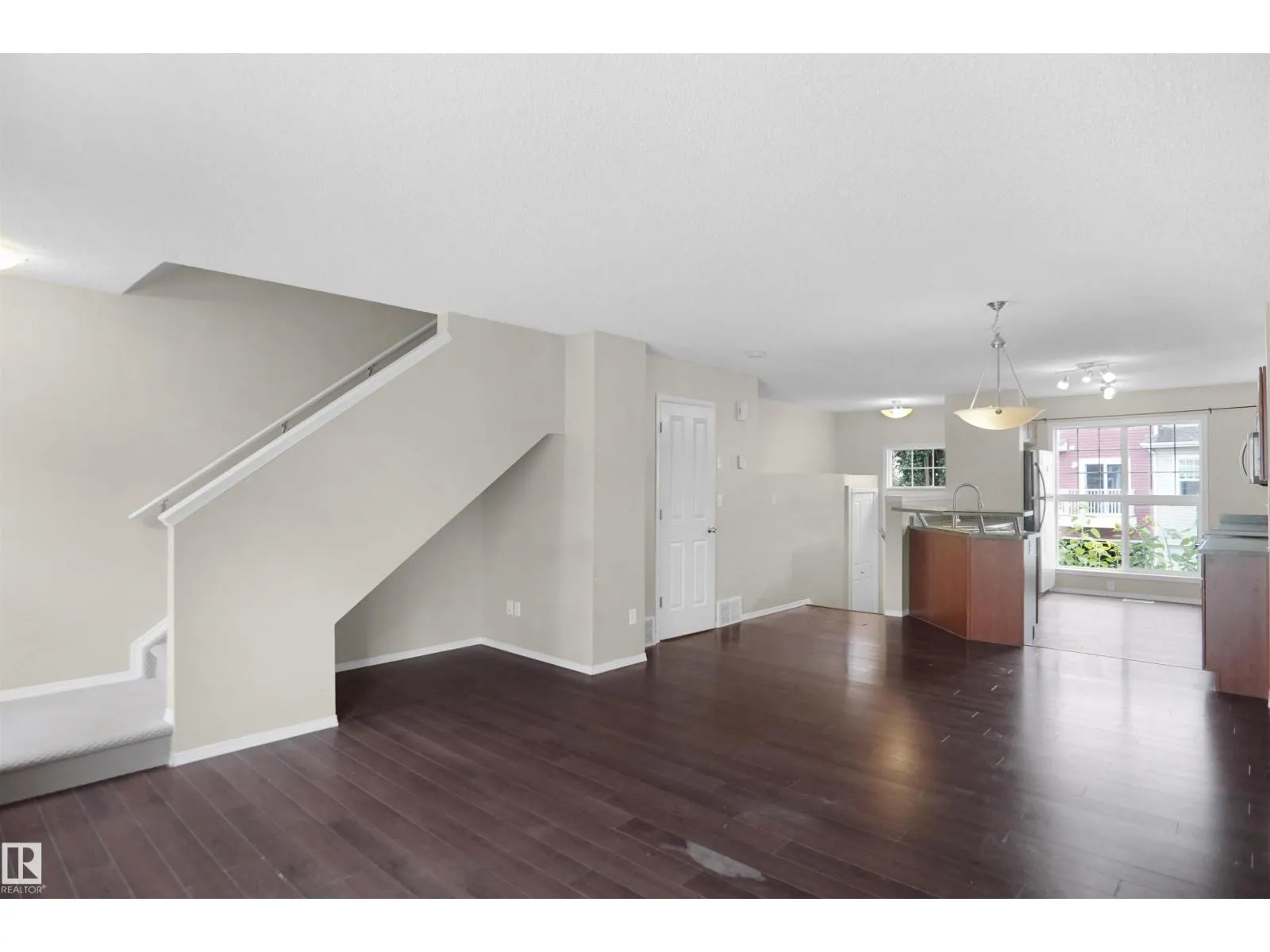 #41 5604 199 ST NW