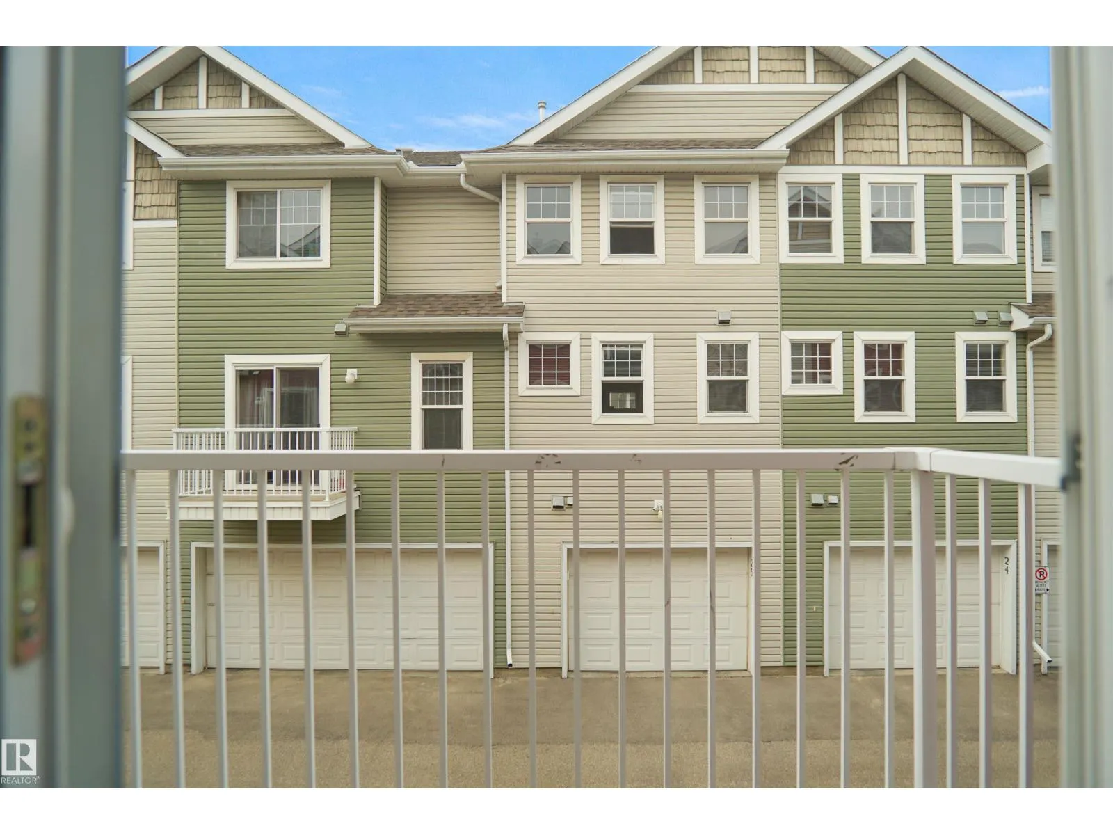 #41 5604 199 ST NW