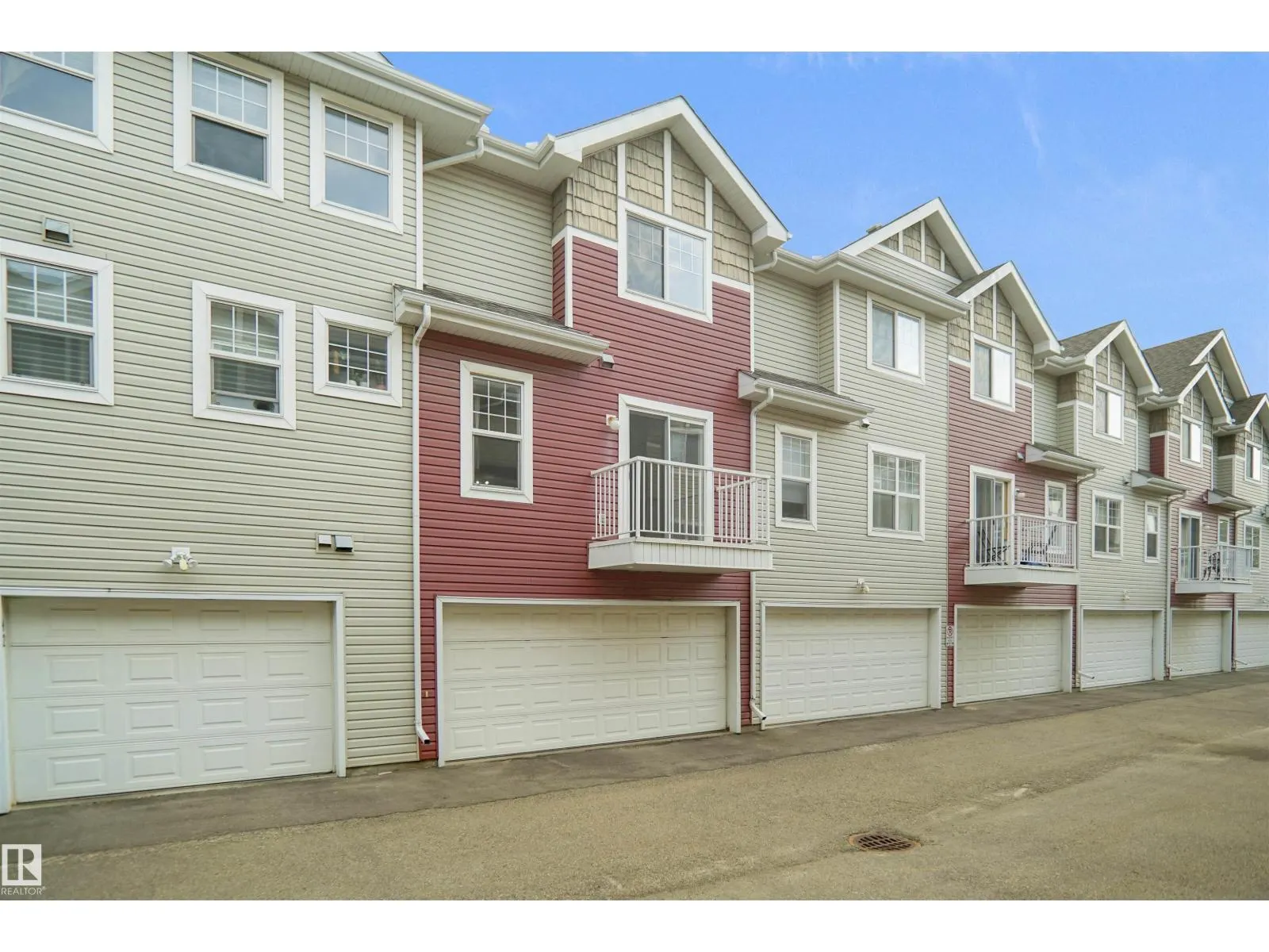 #41 5604 199 ST NW
