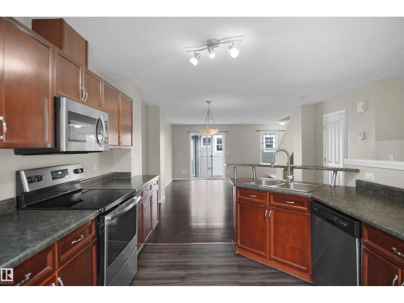 #41 5604 199 ST NW
