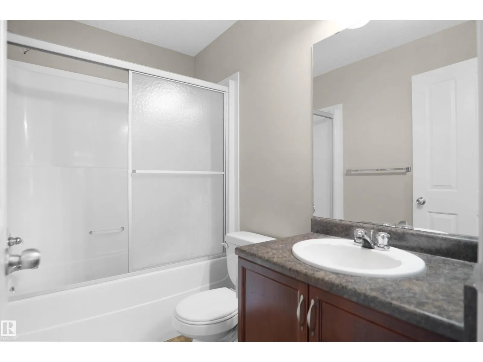 #41 5604 199 ST NW