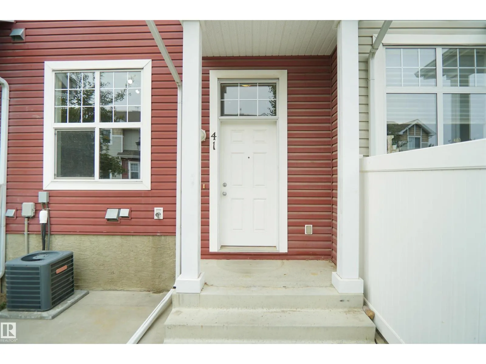 #41 5604 199 ST NW