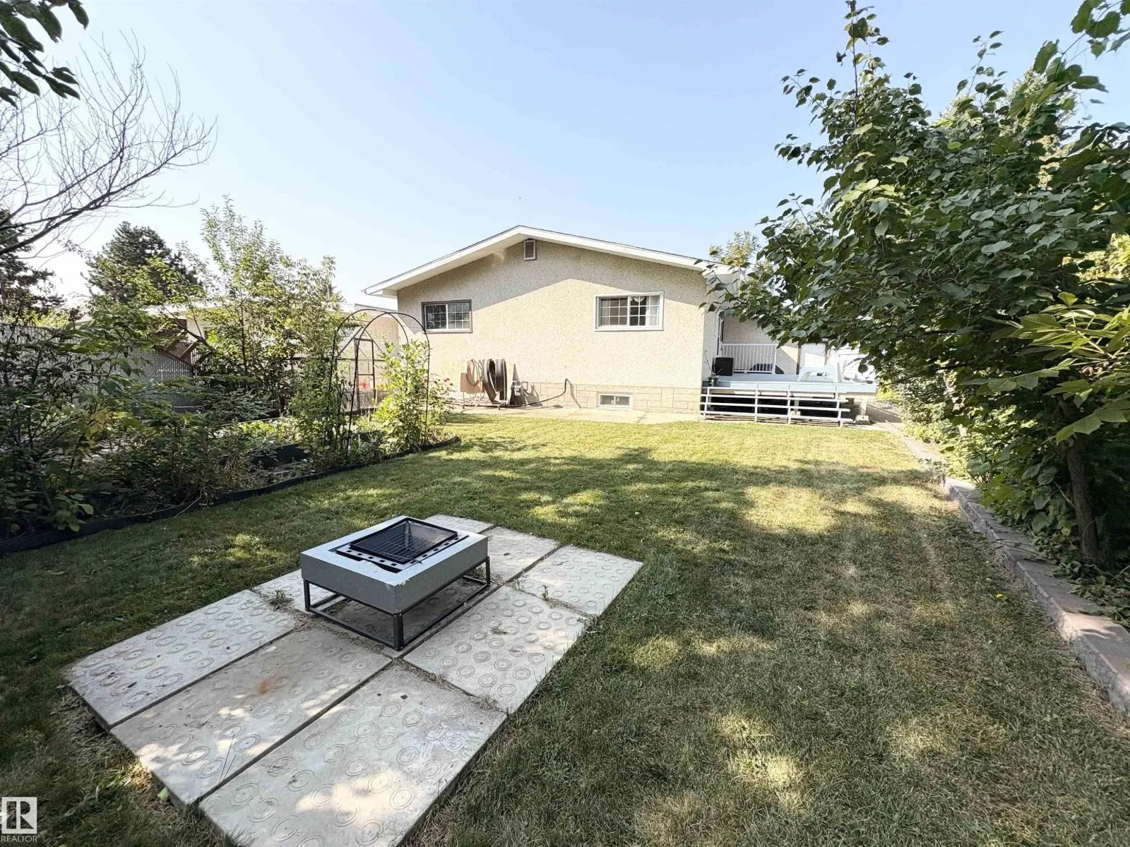 3431 86 ST NW