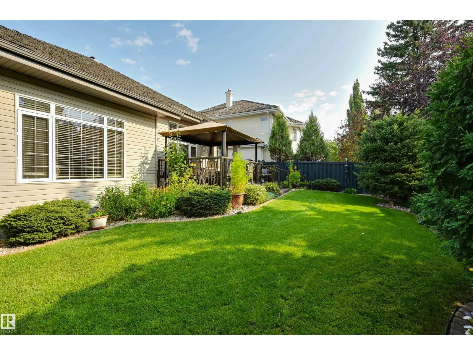 939 HALIBURTON RD NW