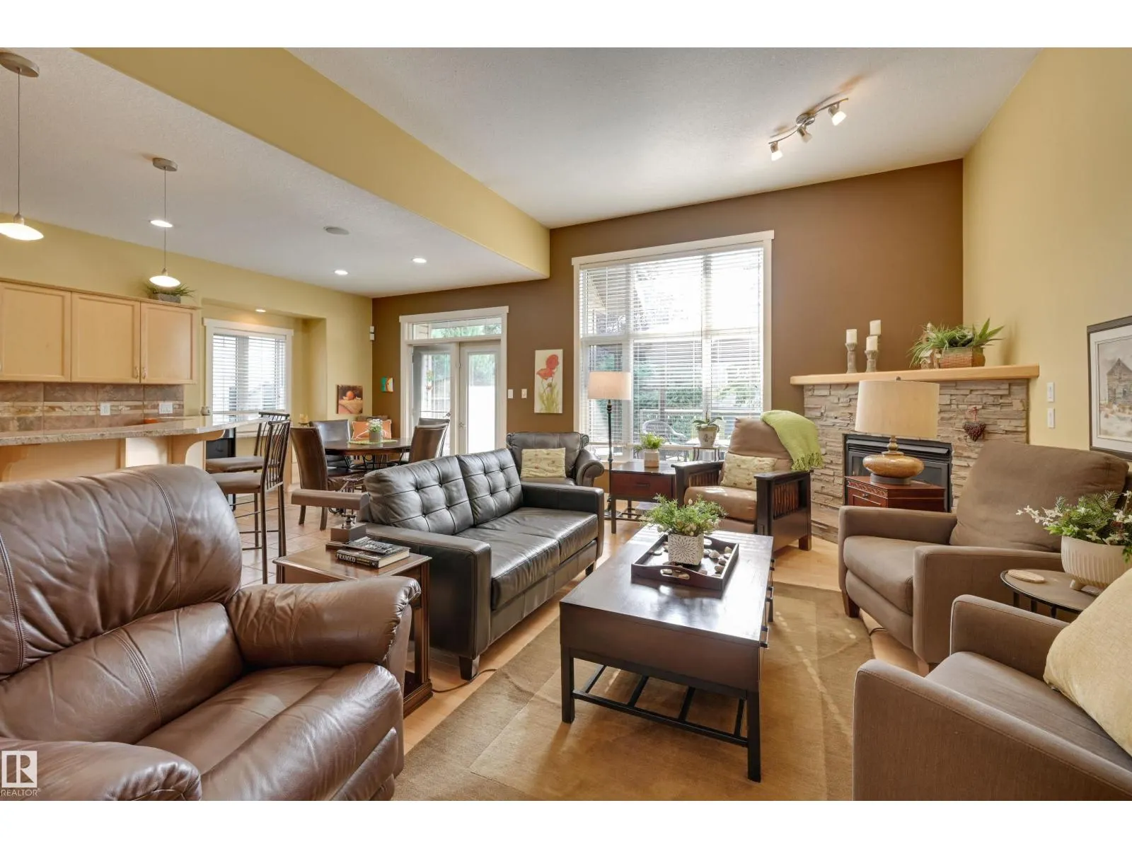 939 HALIBURTON RD NW