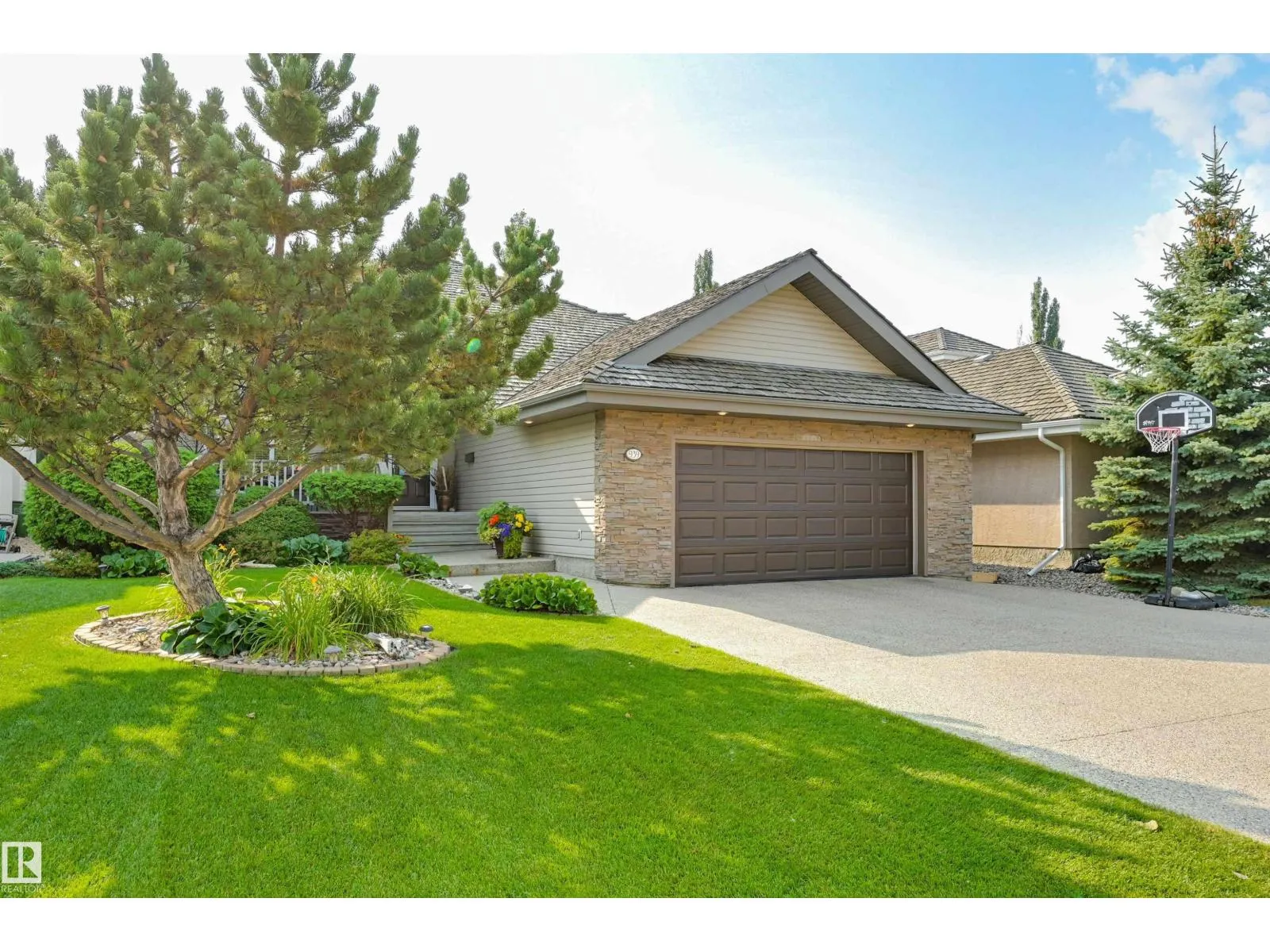 939 HALIBURTON RD NW