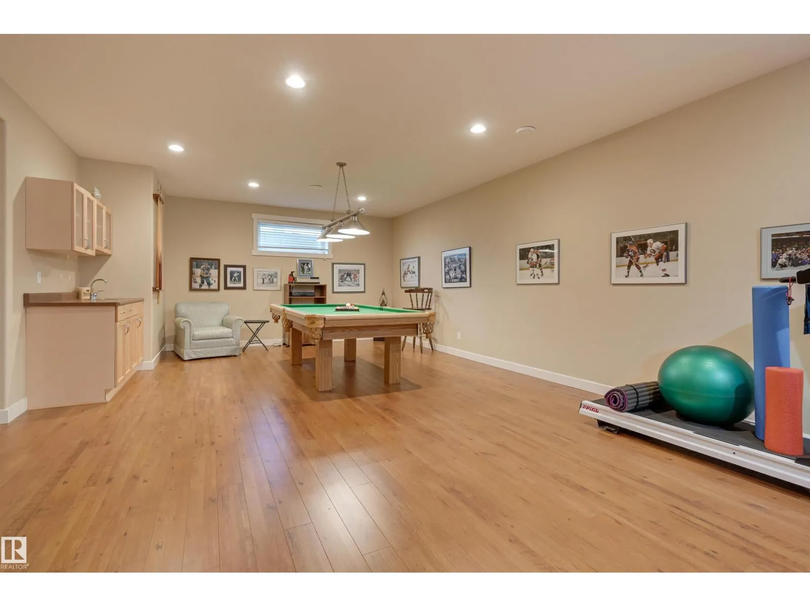 939 HALIBURTON RD NW