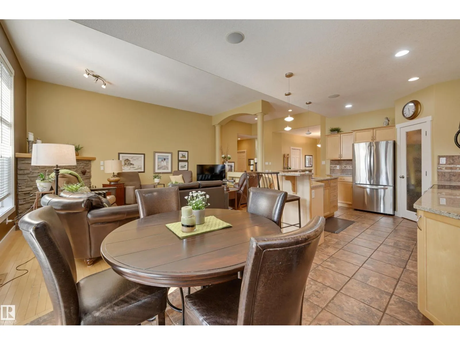 939 HALIBURTON RD NW