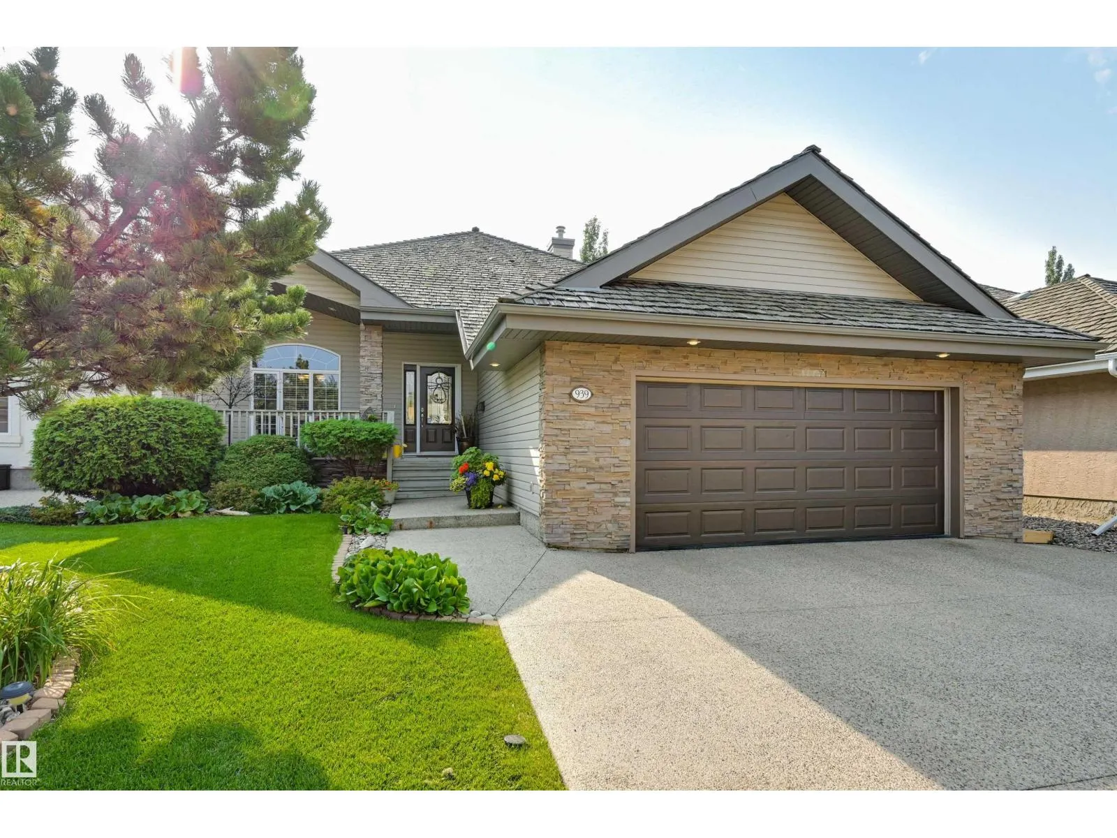 939 HALIBURTON RD NW