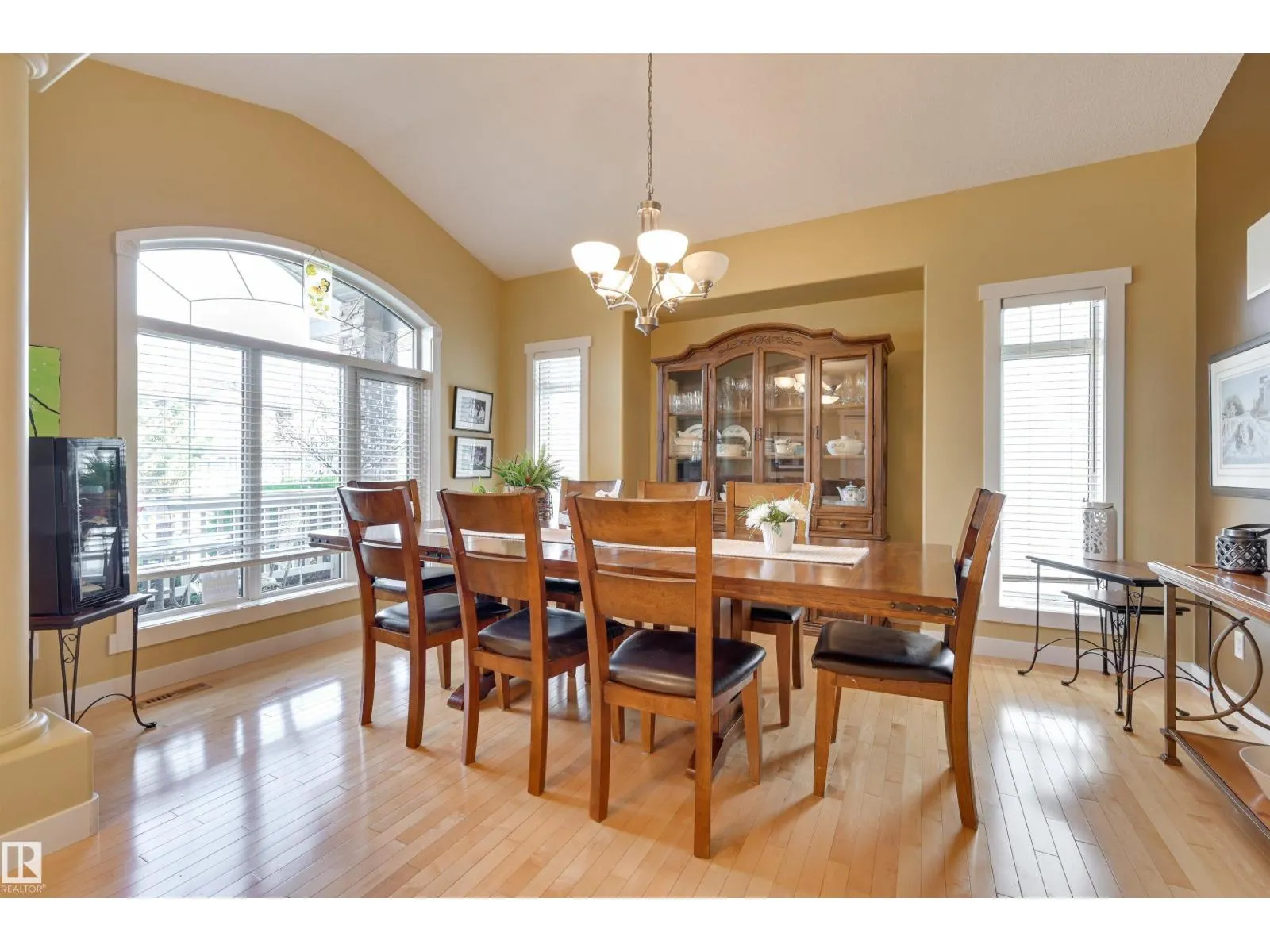 939 HALIBURTON RD NW