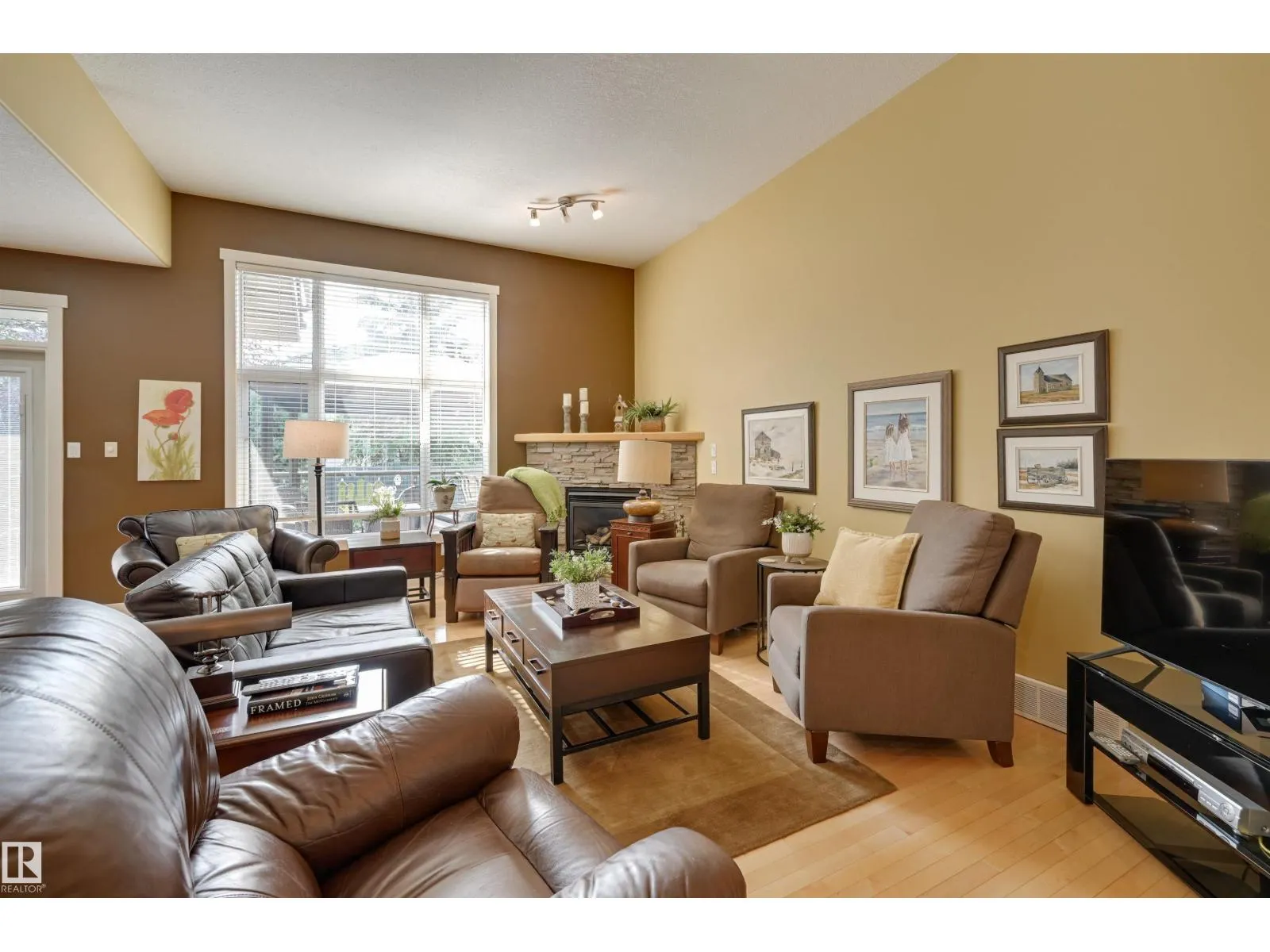 939 HALIBURTON RD NW